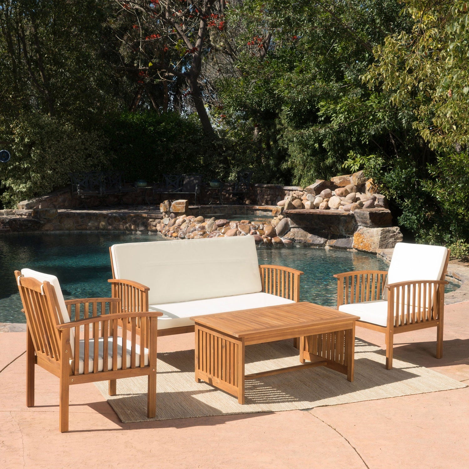Outdoor Patio Furniture: How to Choose the Perfect Setup for Your Space