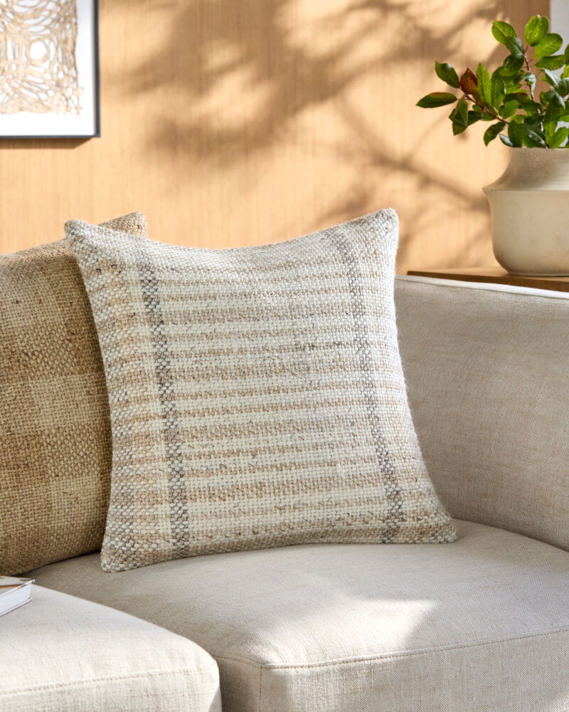 Amaya Pillow