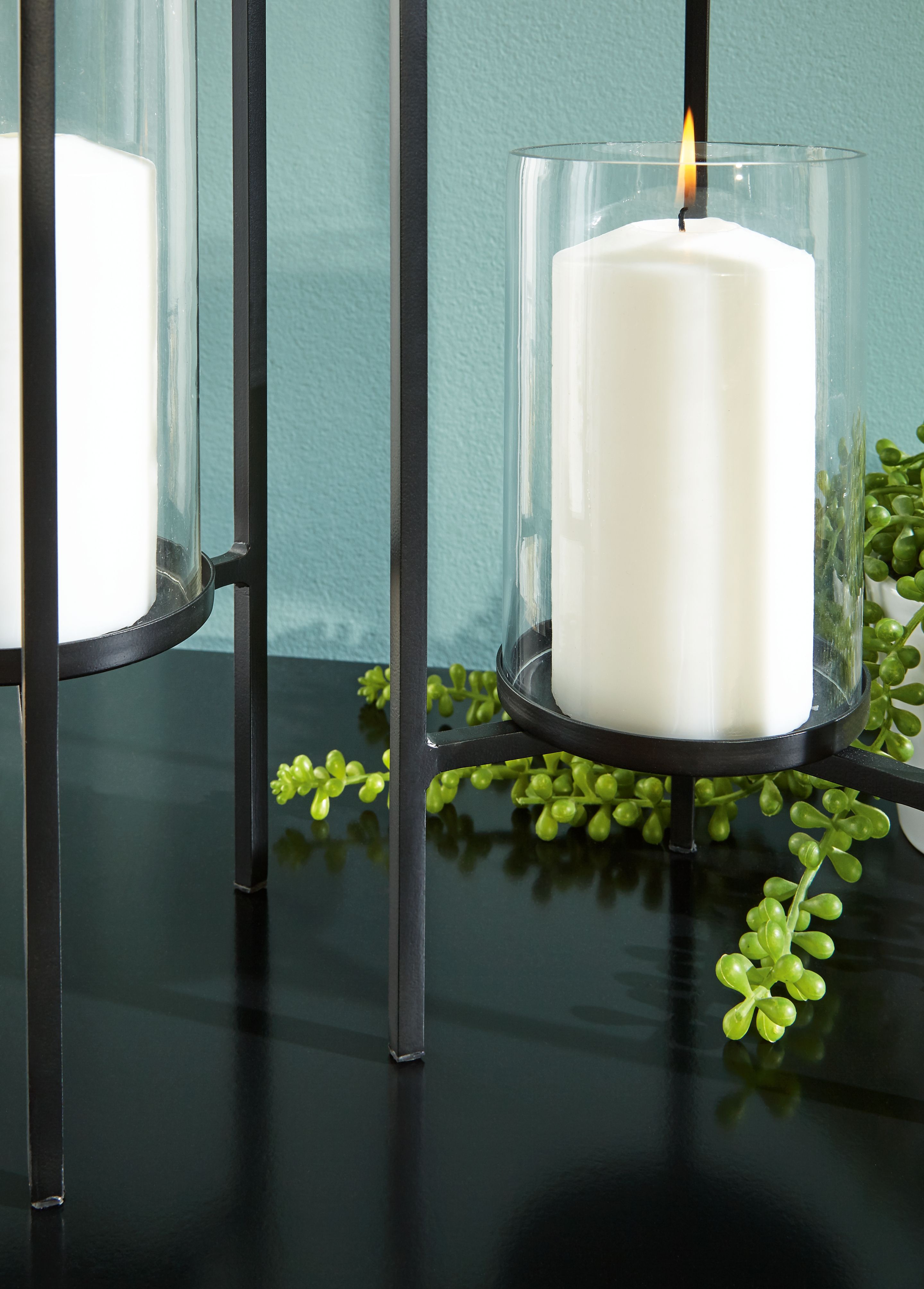 Ashley Furniture Ginette - Black - Candle Holder Set (Set of 2) | Meri Furniture