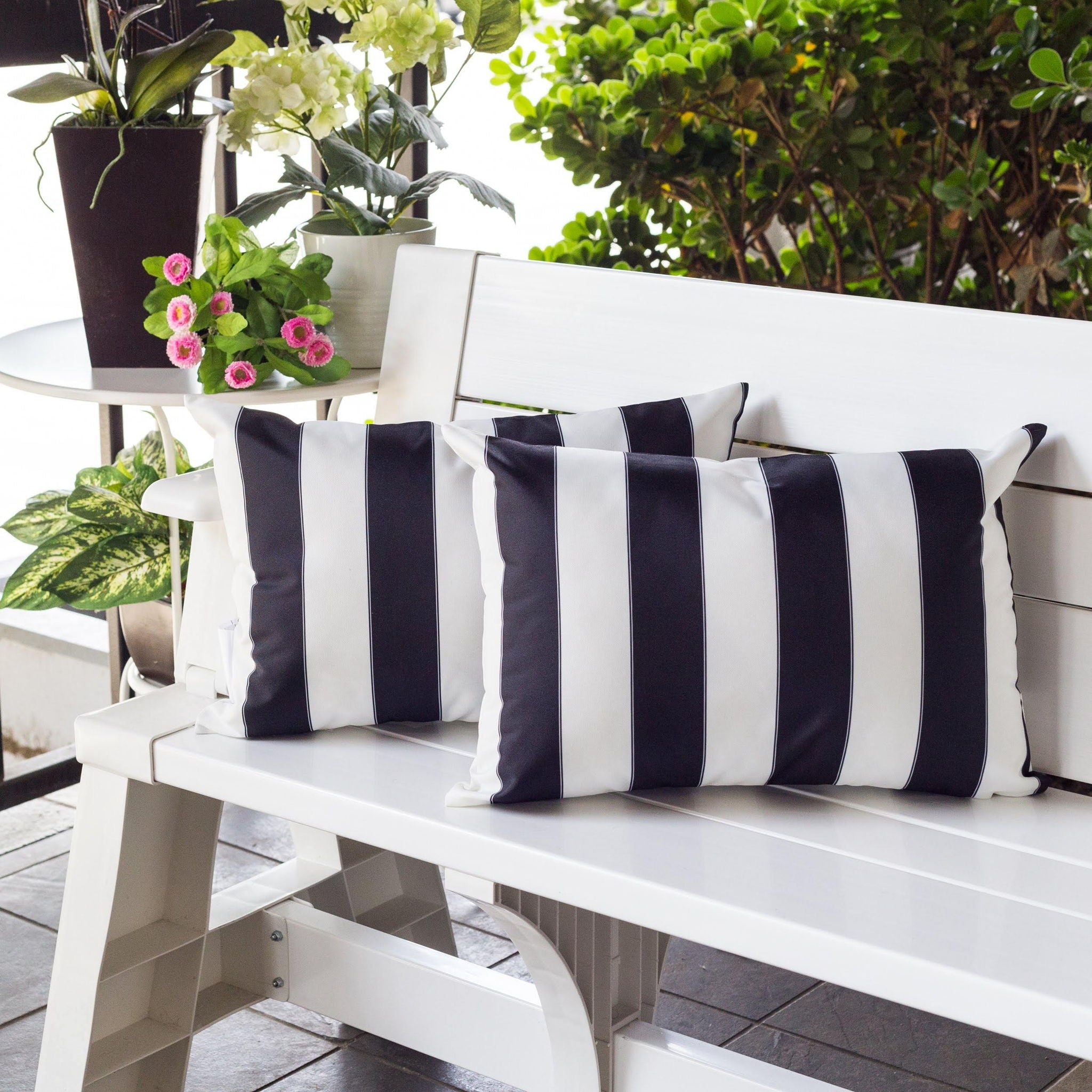 Horizon - Stripe Pillow Outdoor & Indoor - Black