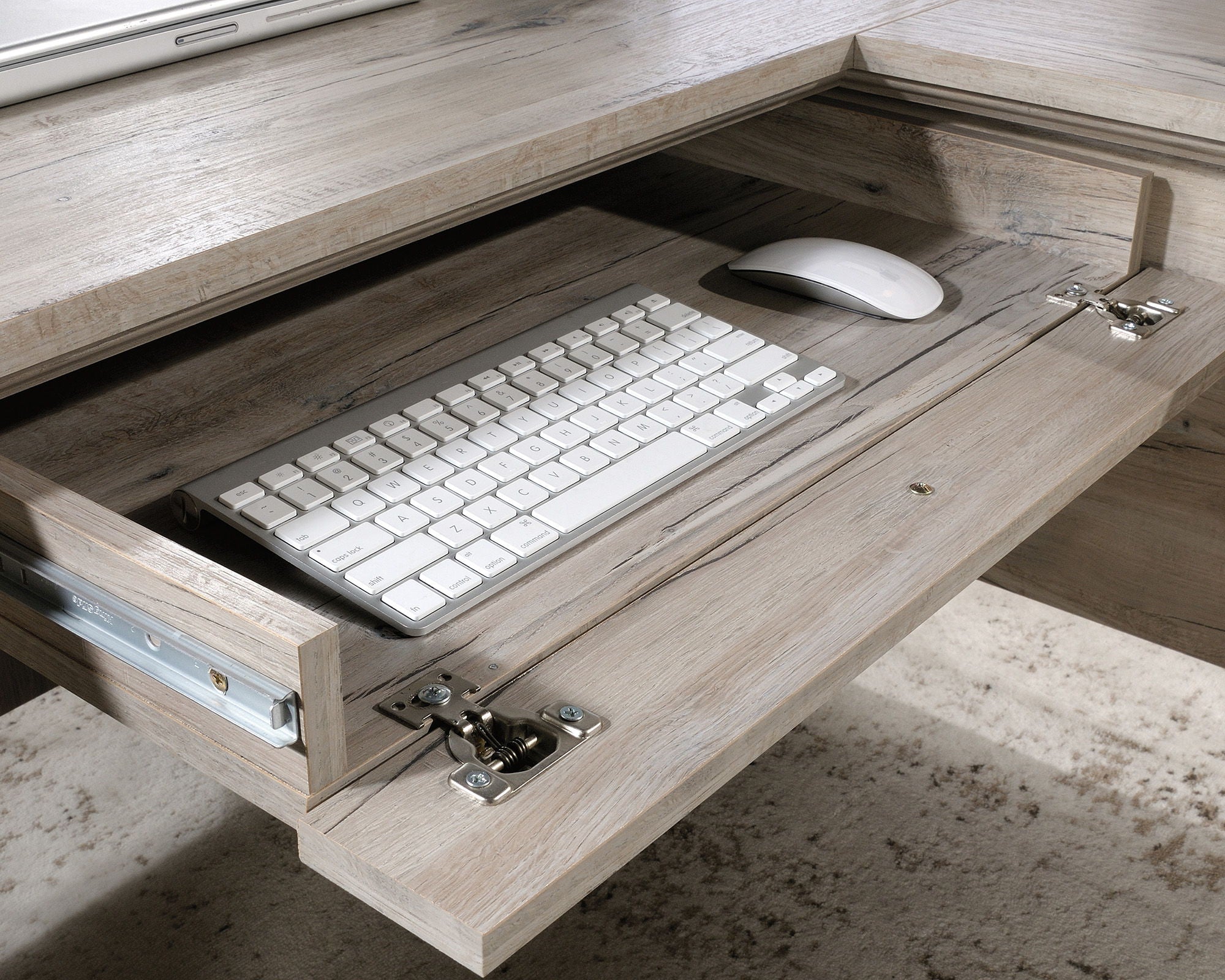 Traditional Style L-Shaped Desk in Split Oak