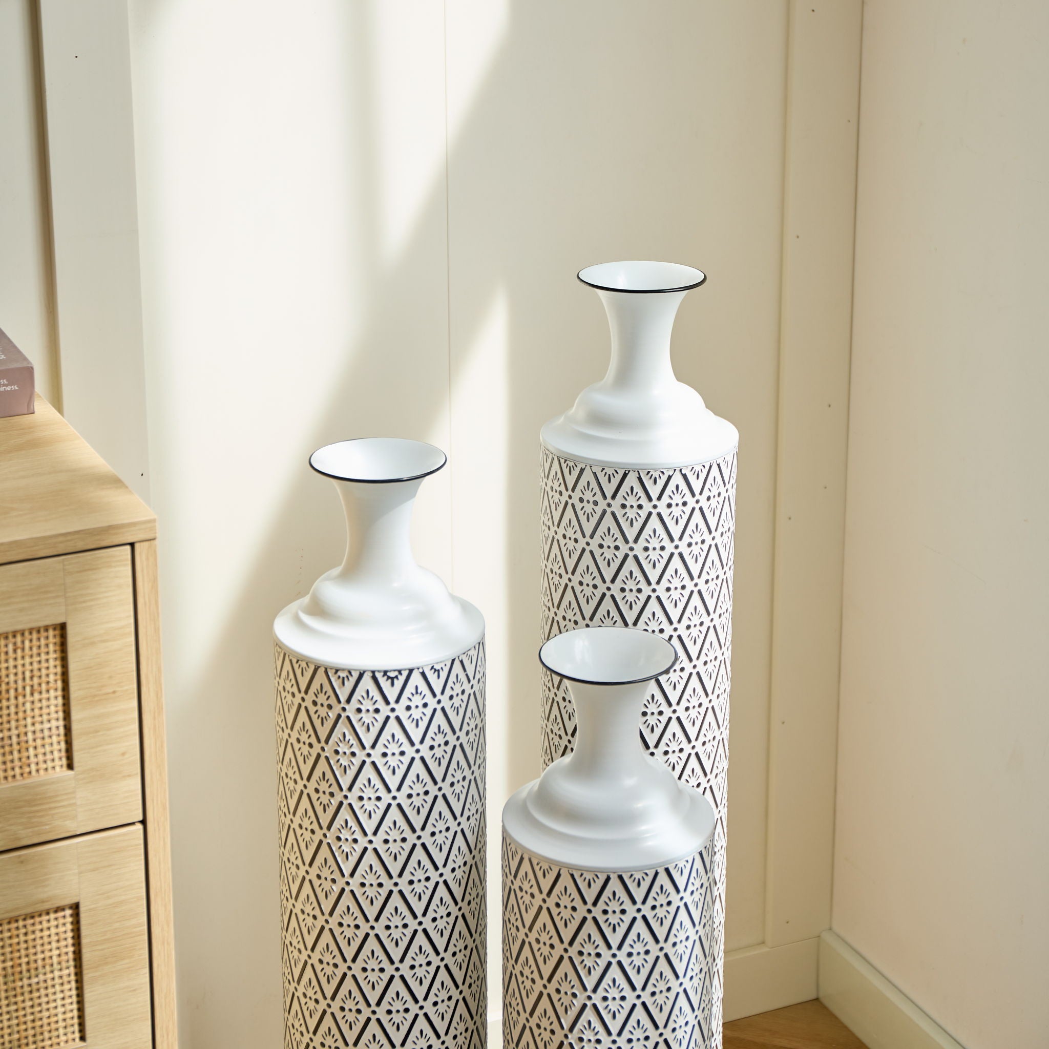 Modern Floor Vase Set Metal Vases With Geometric Pattern, 3 Piece Home Decor Set - White / Black