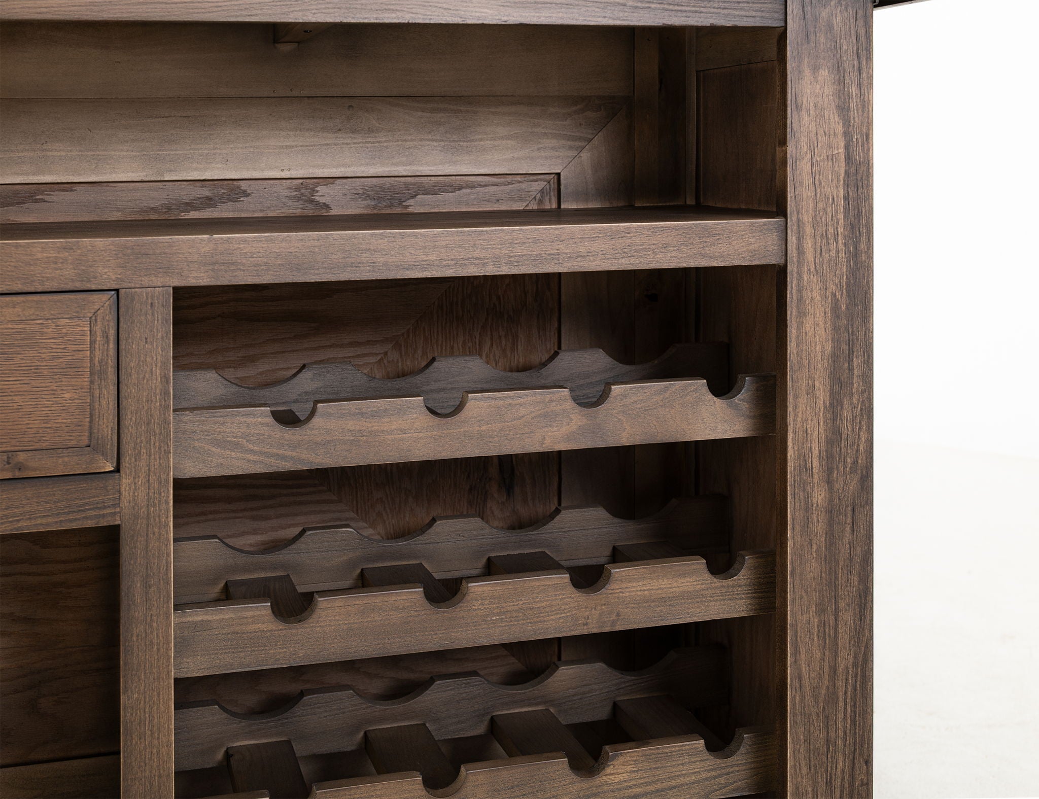 Novus Lodge - Bar - Walnut Brown