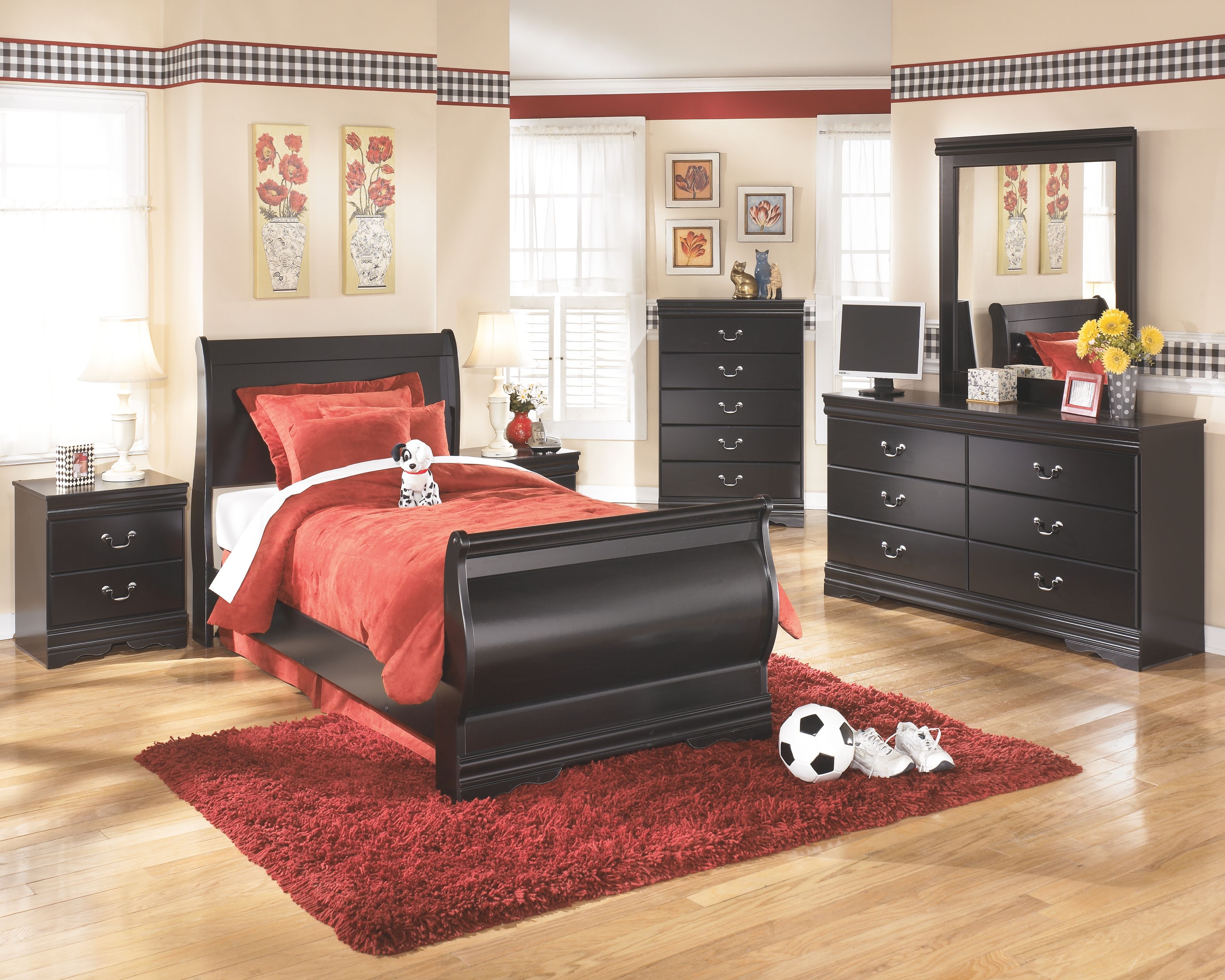 Signature Design by Ashley® Huey Vineyard - Black - Dresser, Mirror | Meri Furniture