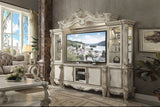 The Versailles the entertainment center was inspired by old European design. This collection features carved scrollwork accent on the bridge's crown.