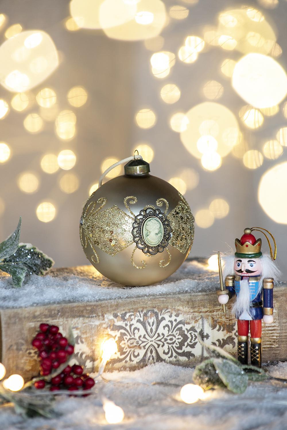 Decorative Hanging Ball Christmas Tree Ornaments For Holiday Decorations (Set of 6)