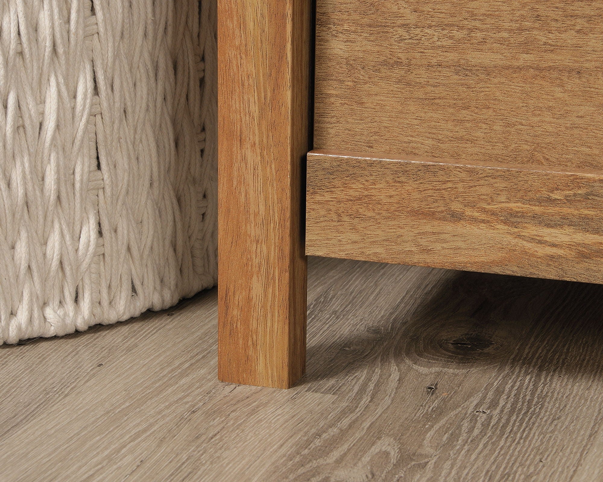 Cannery Bridge 4-Drawer Chest in Sindoori Mango