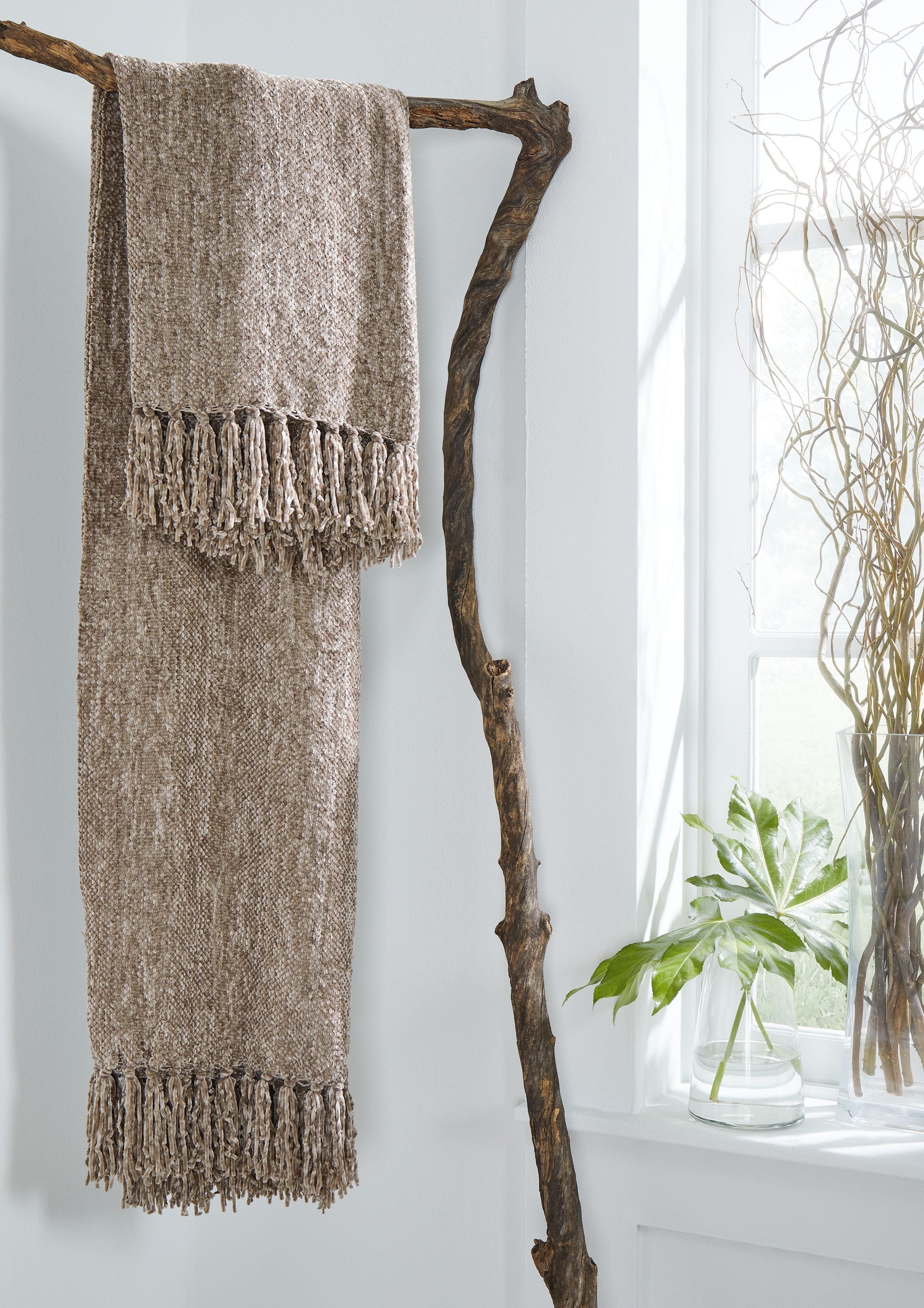 Signature Design by Ashley® Tamish - Throw | Meri Furniture