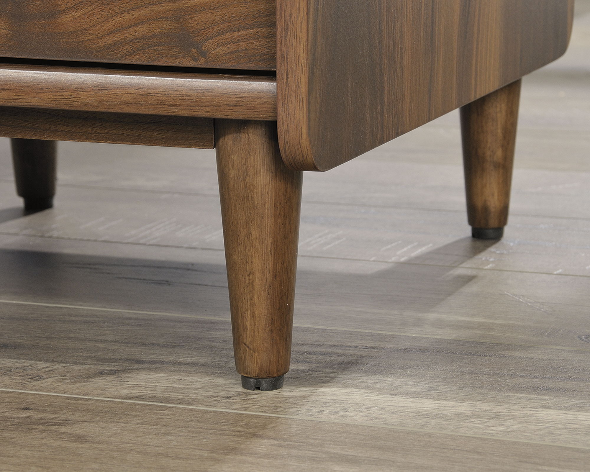 L-Shaped Desk in Grand Walnut