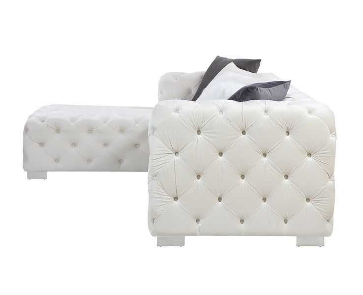 ACME •KD Legs•Foam Density: D28•6 Pillows Included(Chaise:2 pc/Sofa: 4 pc) | Meri Furniture