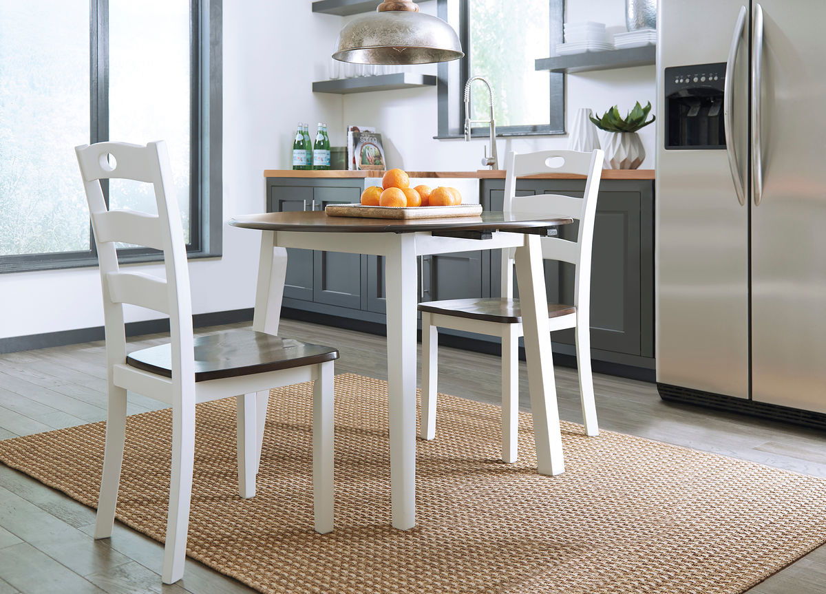 Signature Design by Ashley® Woodanville - Round Dining Table Set | Meri Furniture