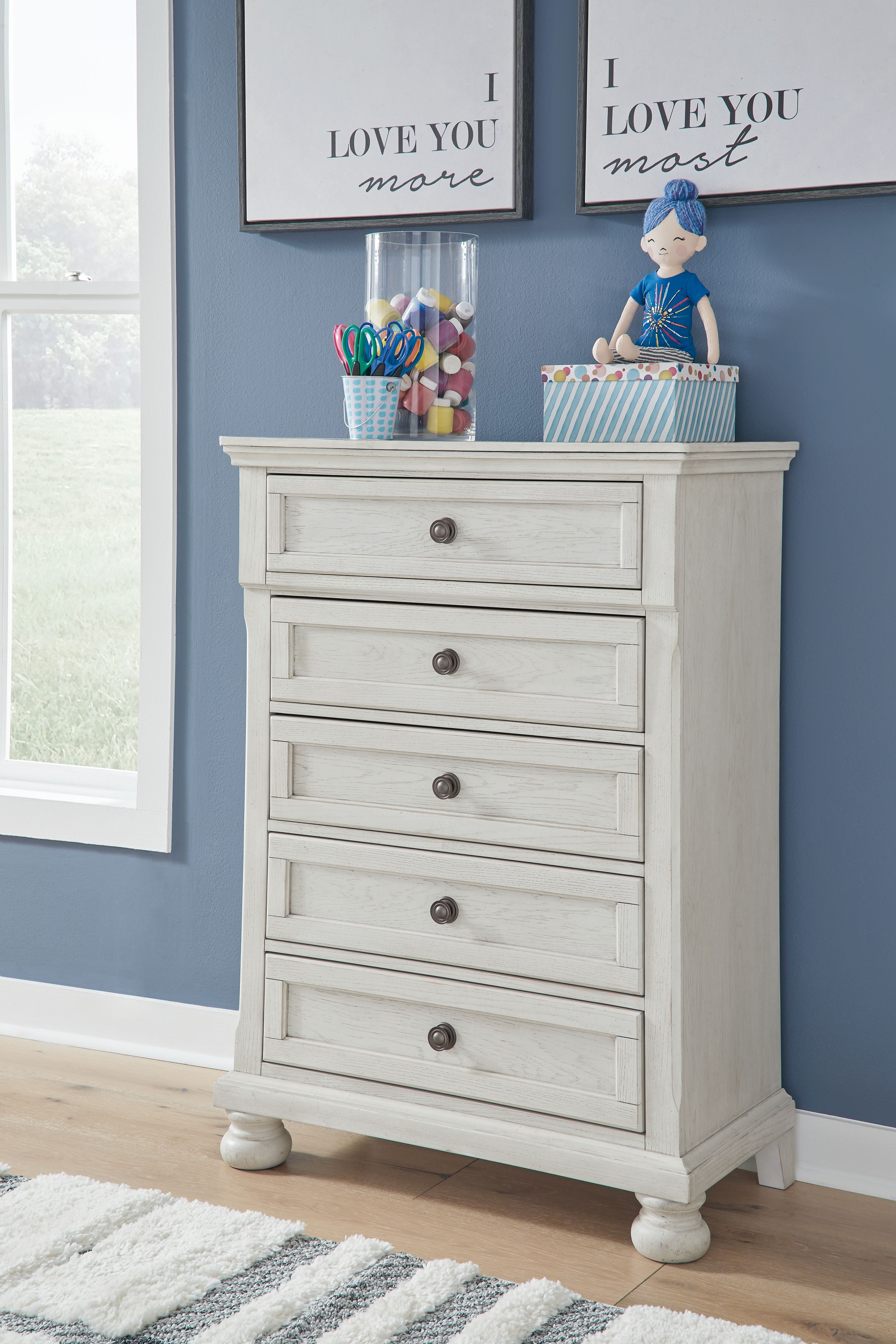 Signature Design by Ashley® Robbinsdale - Antique White - Five Drawer Chest - Youth | Meri Furniture