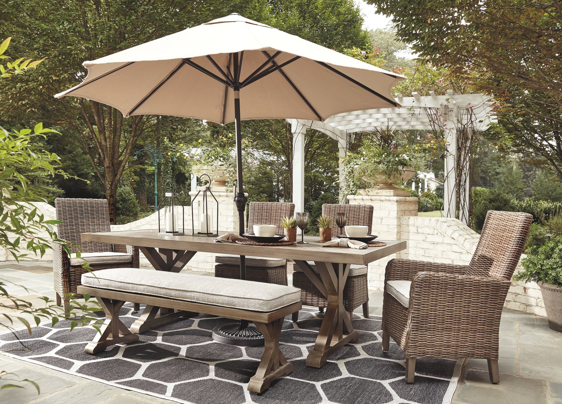 Ashley Furniture Beachcroft - Rect Dining Table W/Umb Opt | Meri Furniture