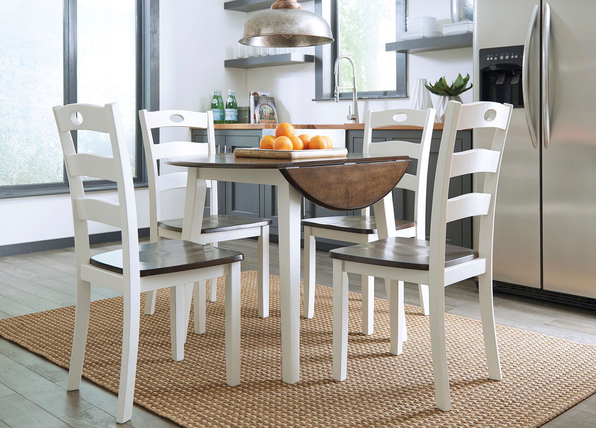 Signature Design by Ashley® Woodanville - Round Dining Table Set | Meri Furniture
