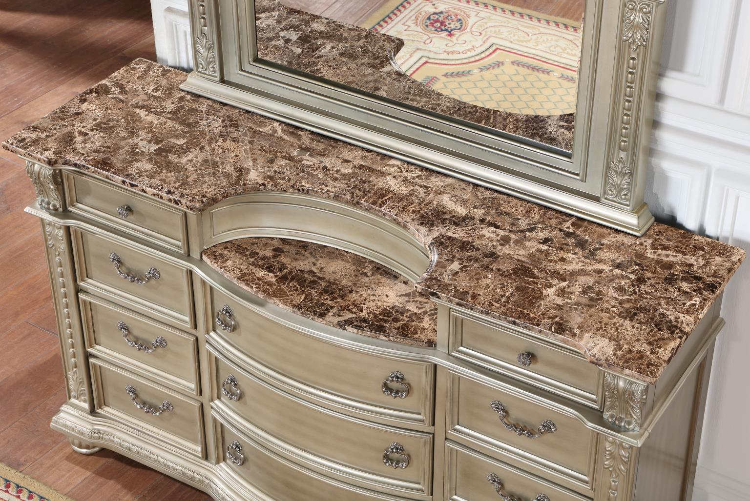 B055 - Dresser - Champagne