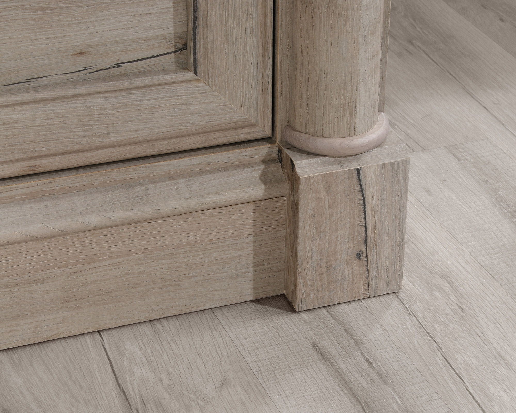 Lateral File Cabinet in Split Oak
