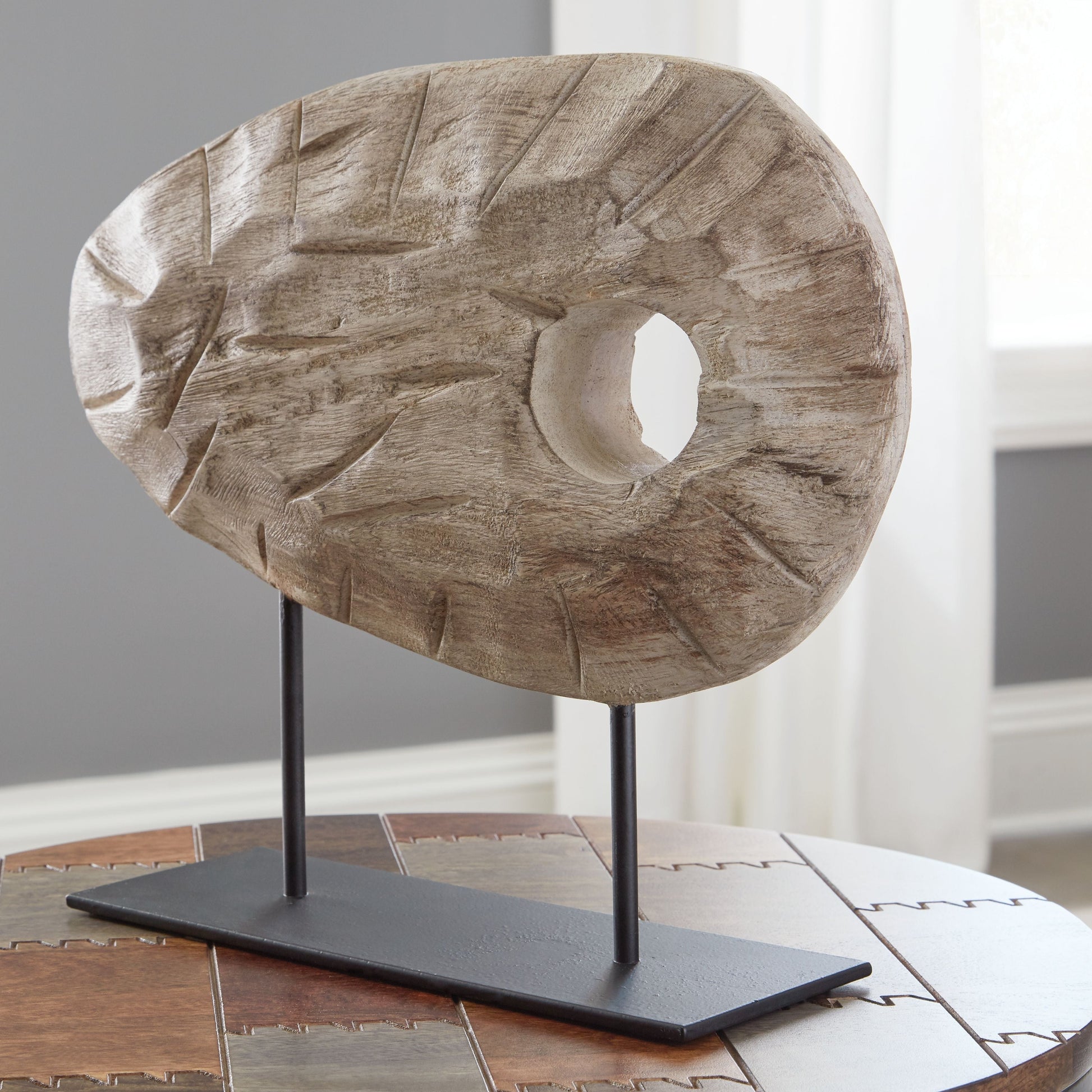 Signature Design by Ashley® Dashburn - Antique White / Black - Sculpture | Meri Furniture