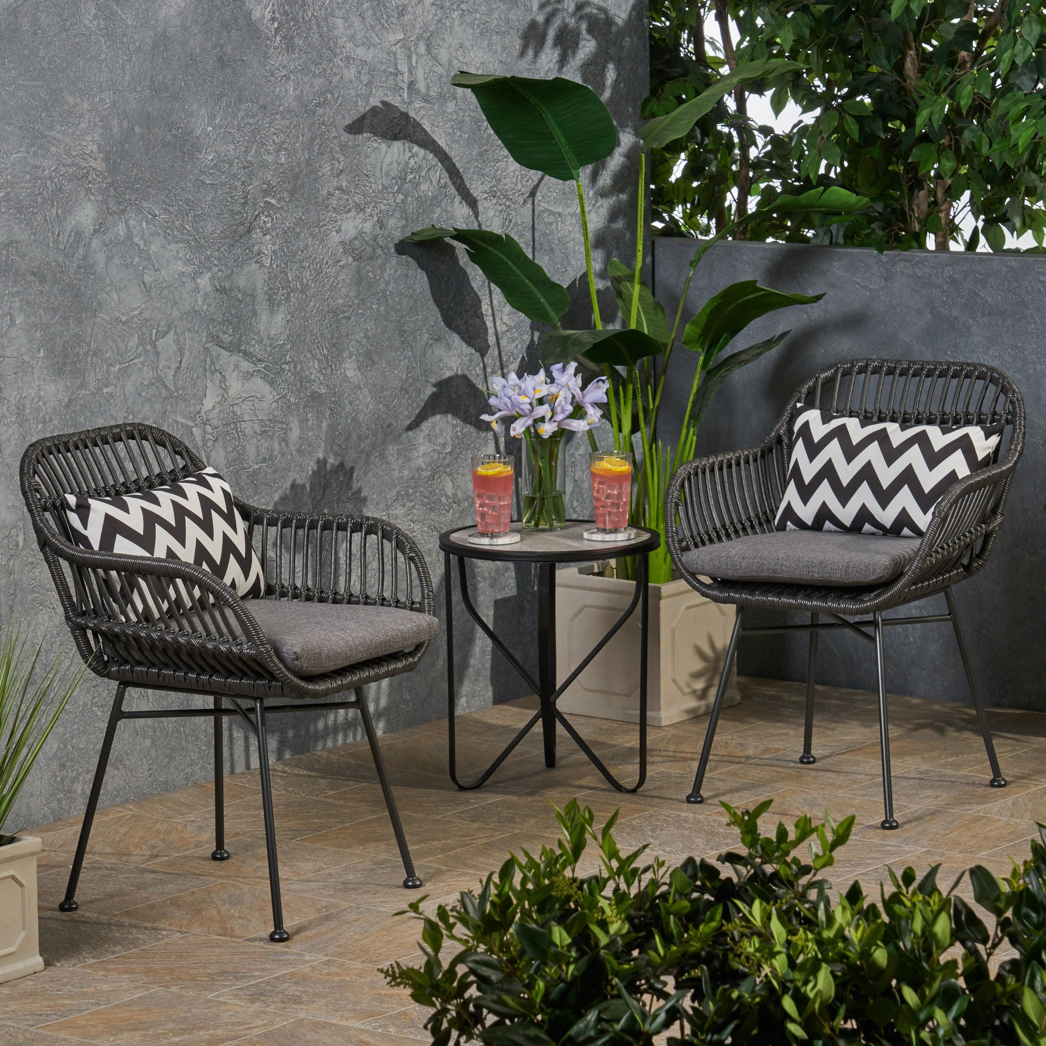 Outdoor Rattan Accent Chair With Metal Legs