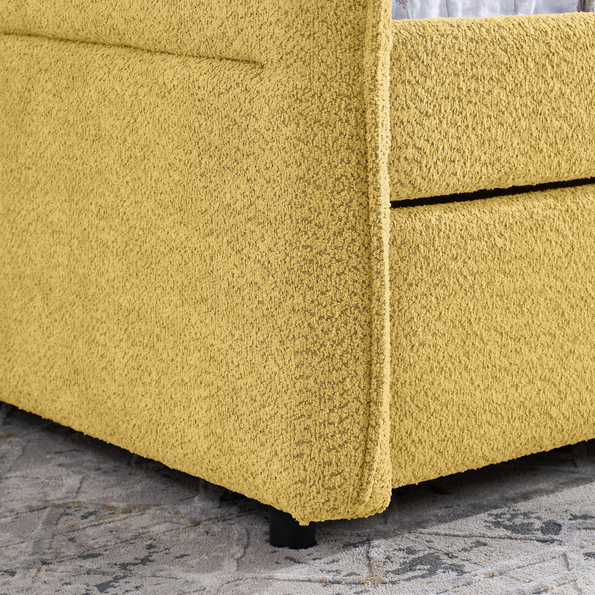 Upholstered Daybed With Pop Up Trundle