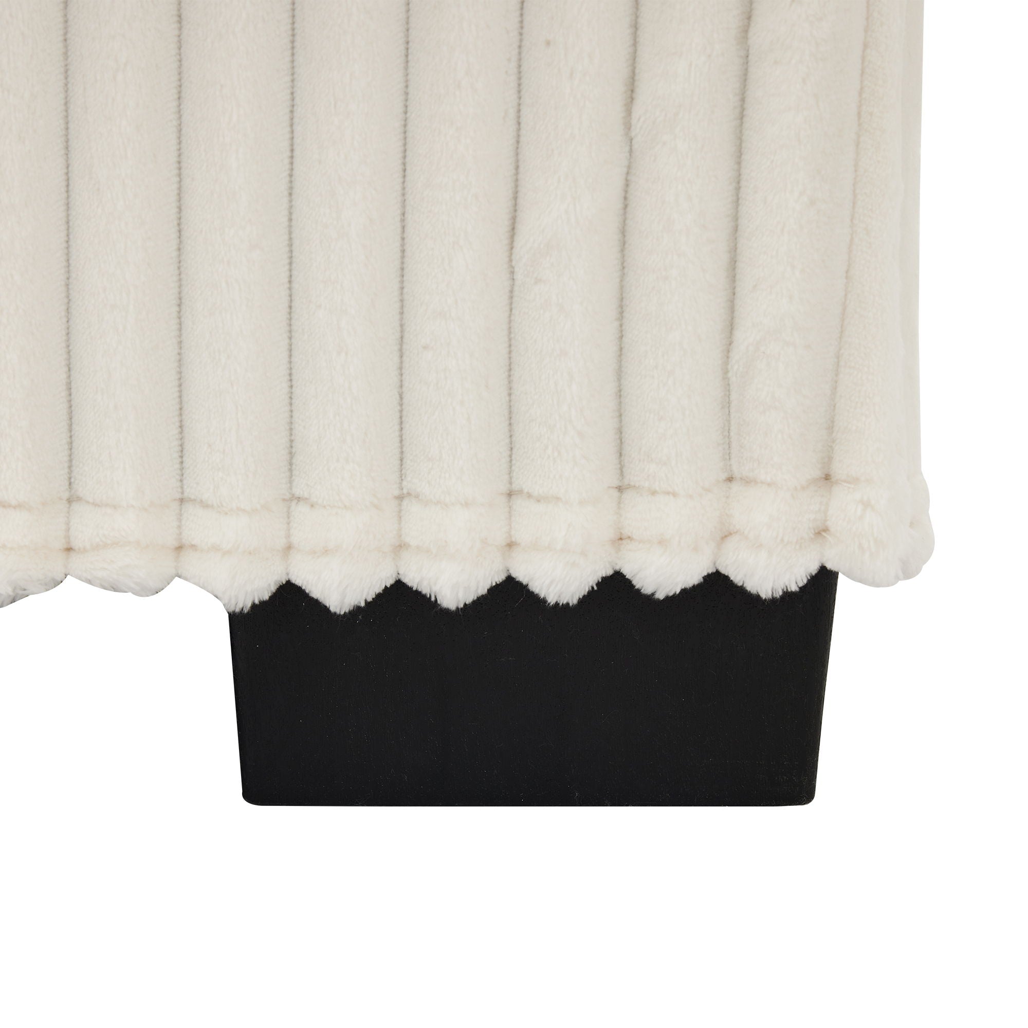 2 Seater L Shaped Chaise Sofa With Reversible Cushion, USB - C Charging Port, Storage Pocket, Convertible Left / Right Design