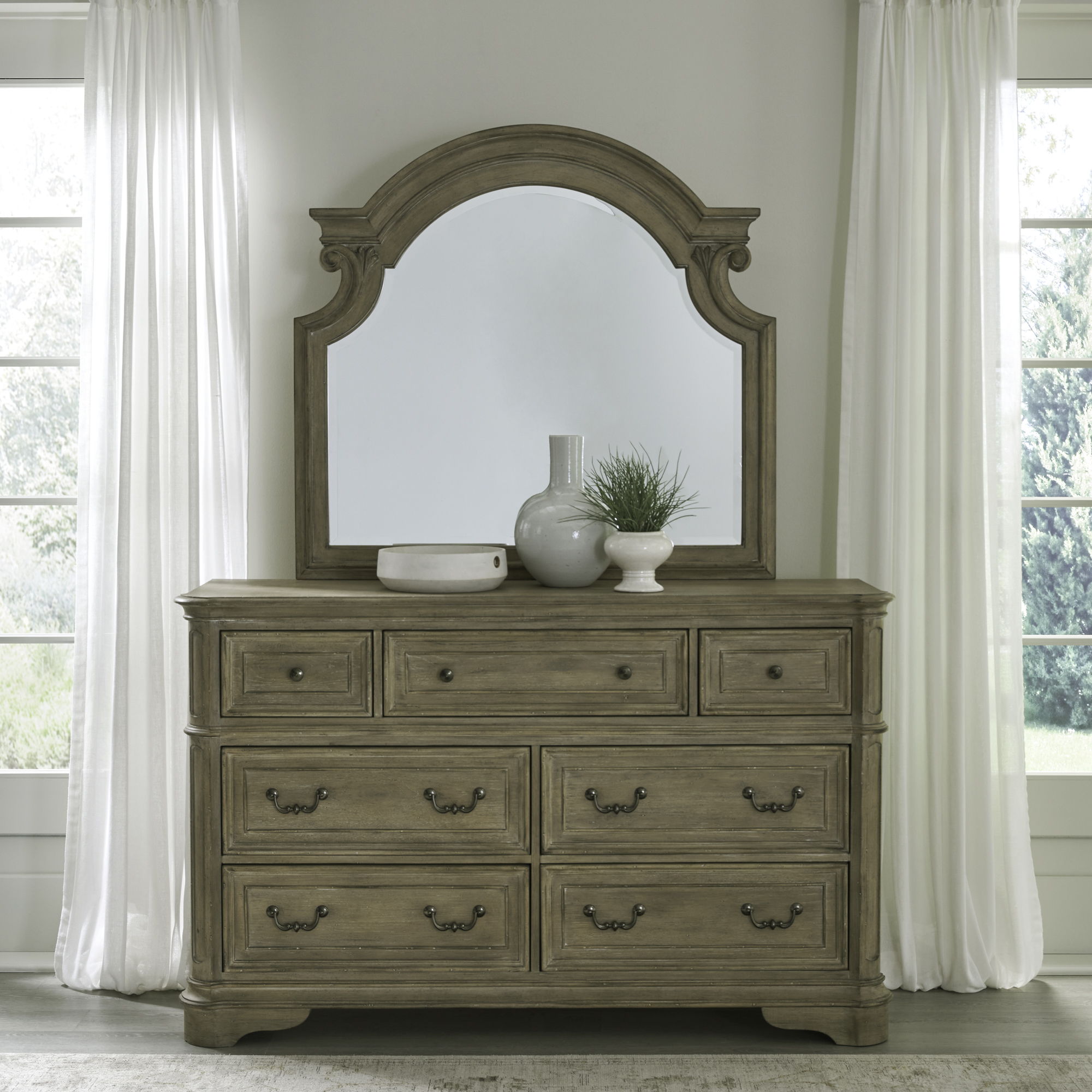 Liberty Furniture Magnolia Manor - Dresser & Mirror - Light Brown | Meri Furniture