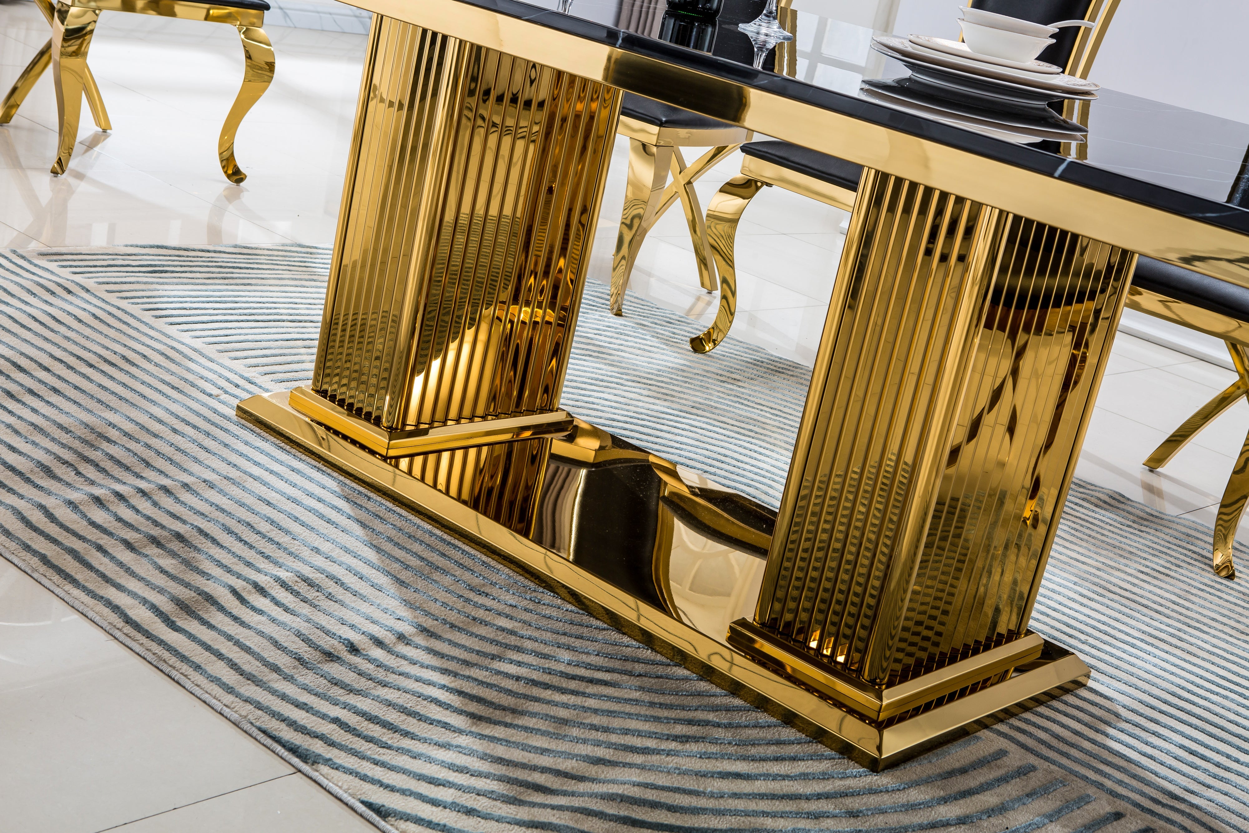 Elegant Rectangular Dining Table