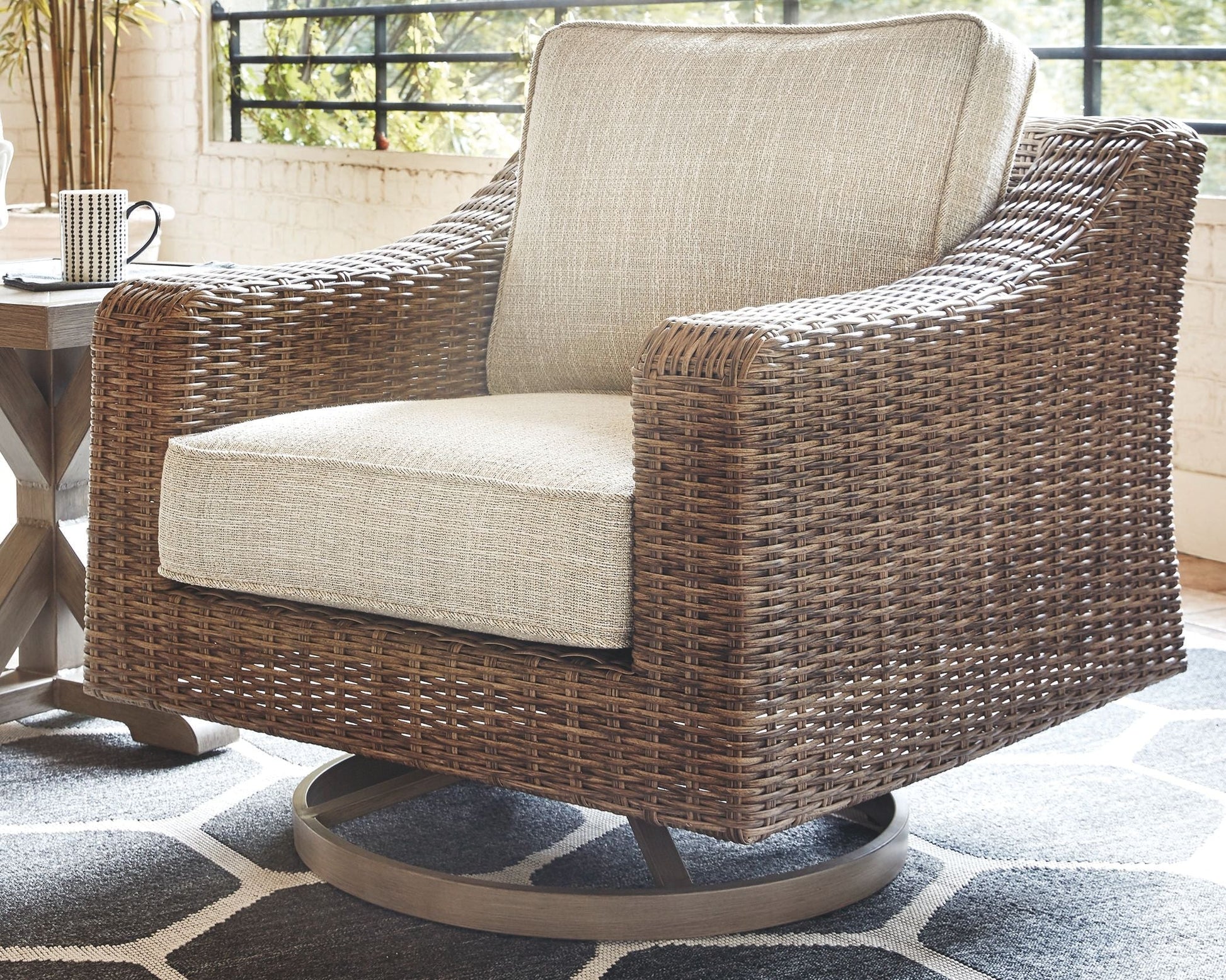 Ashley Furniture Beachcroft - Swivel Lounge Chair | Meri Furniture