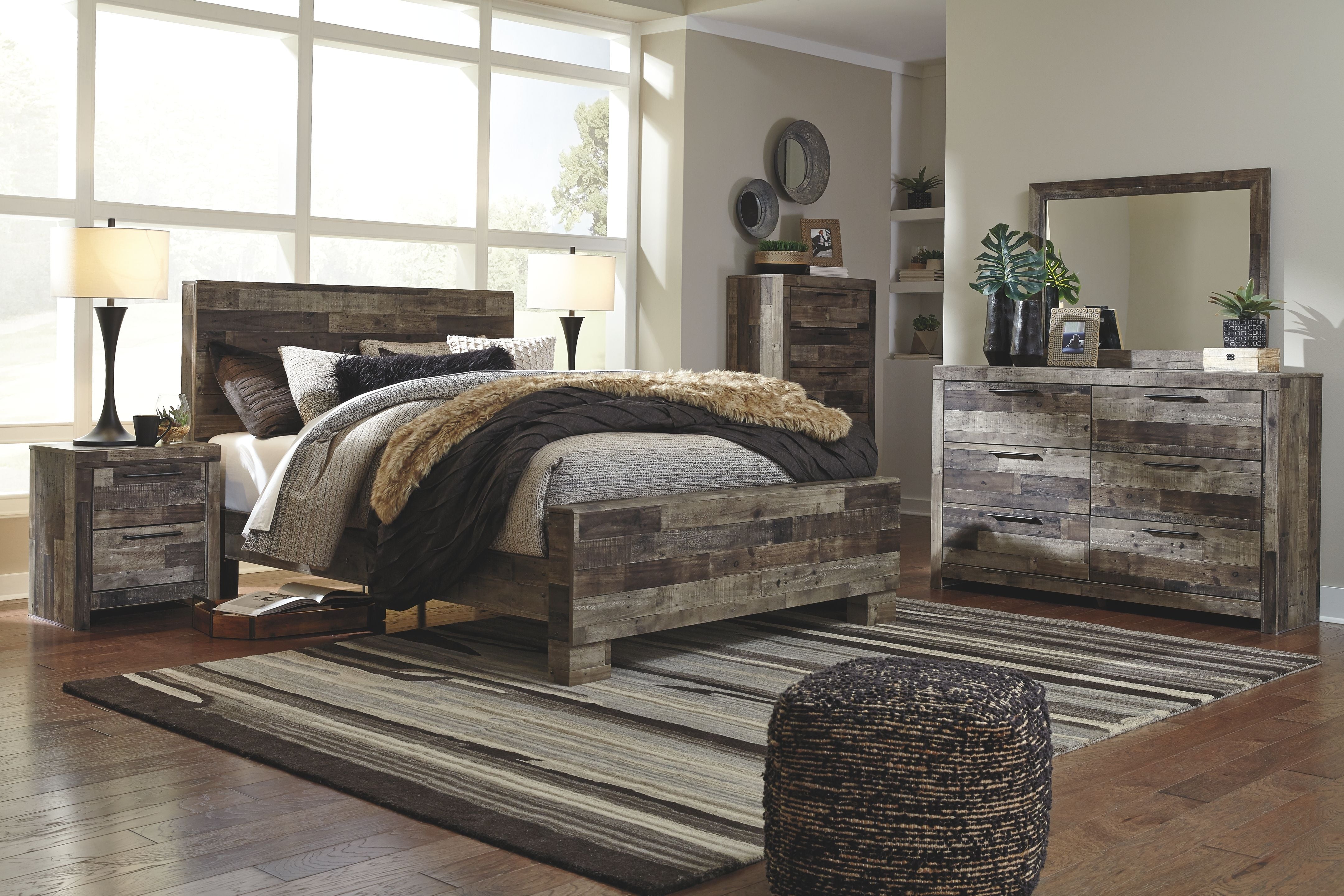 Ashley Furniture Derekson - Dresser, Mirror | Meri Furniture