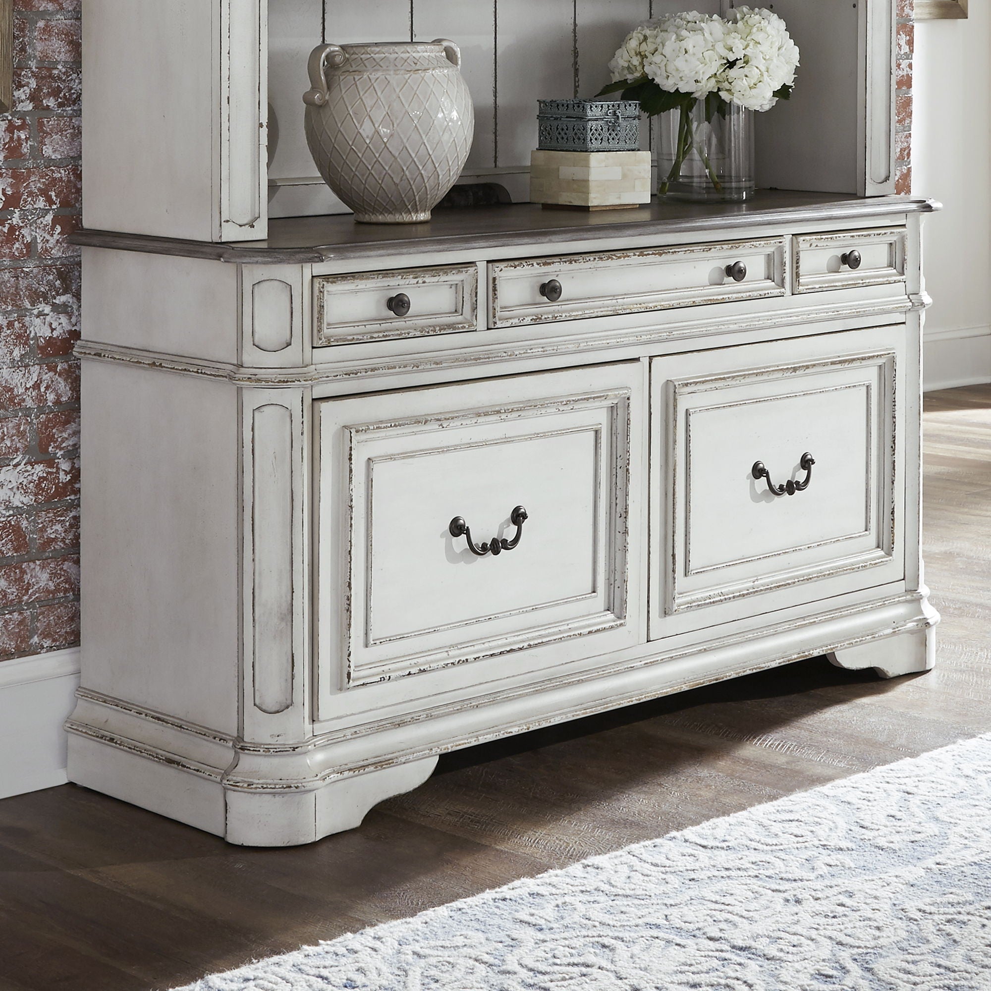 Liberty Furniture Magnolia Manor - Credenza - White | Meri Furniture