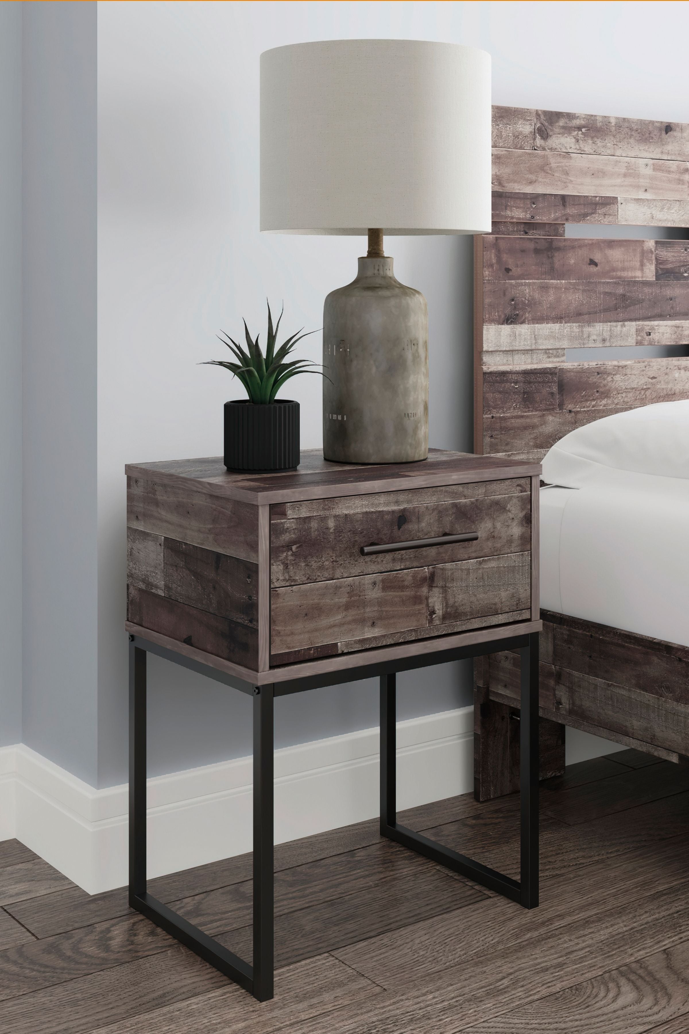 Signature Design by Ashley® Neilsville - Black / Gray - One Drawer Night Stand | Meri Furniture