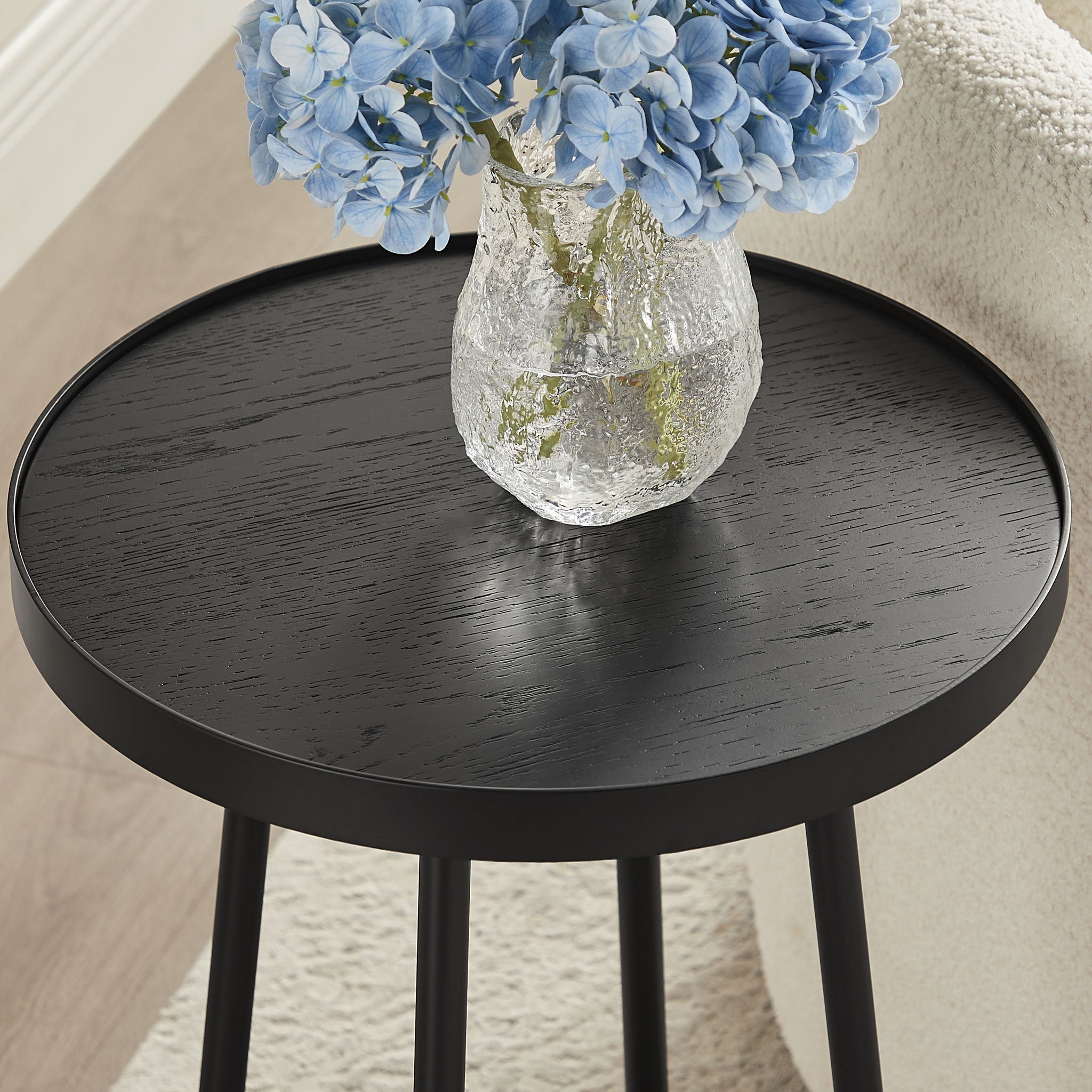 Ranlo - Round Accent Table With Geometric Legs - Black
