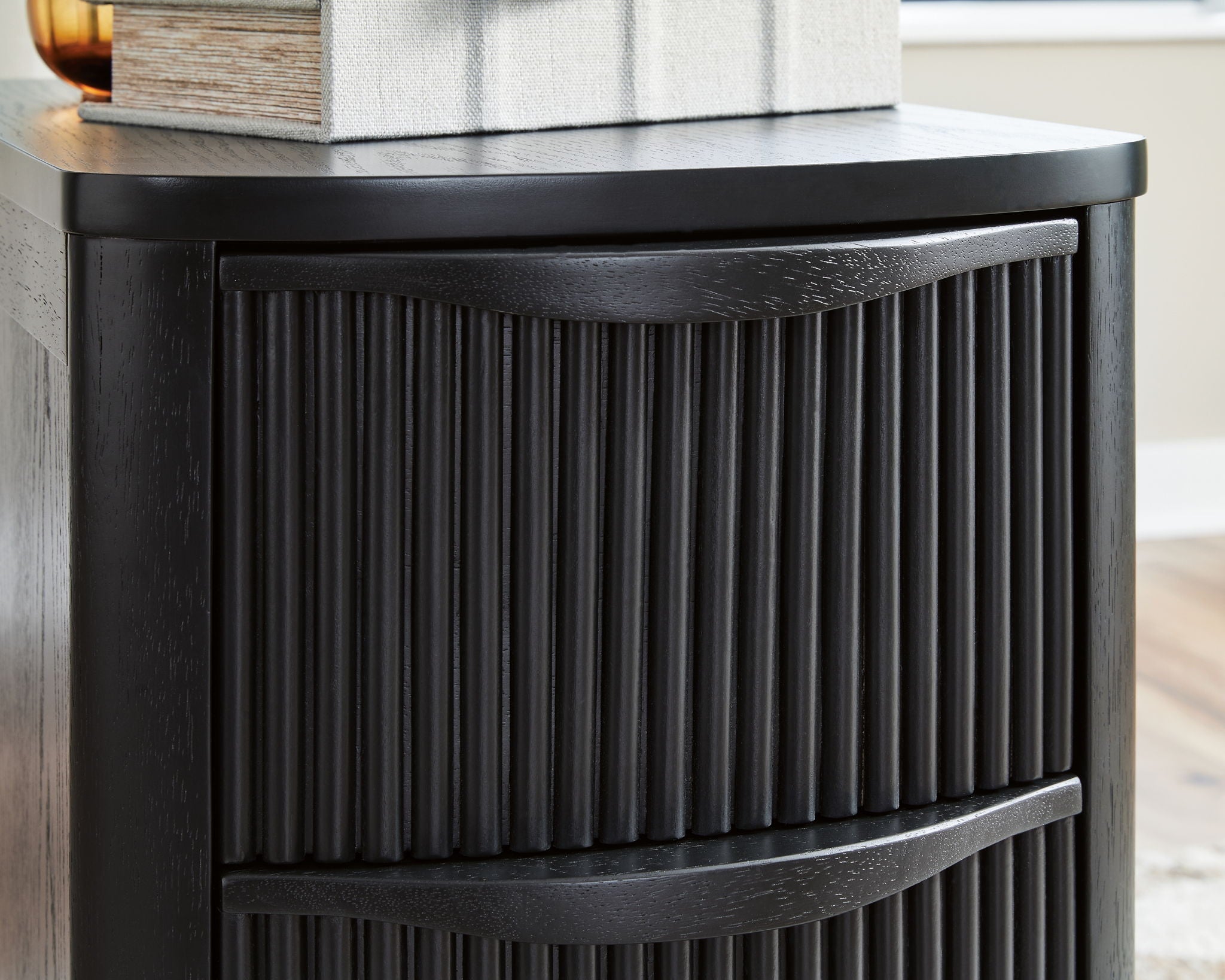 Camdill - Chair Side End Table