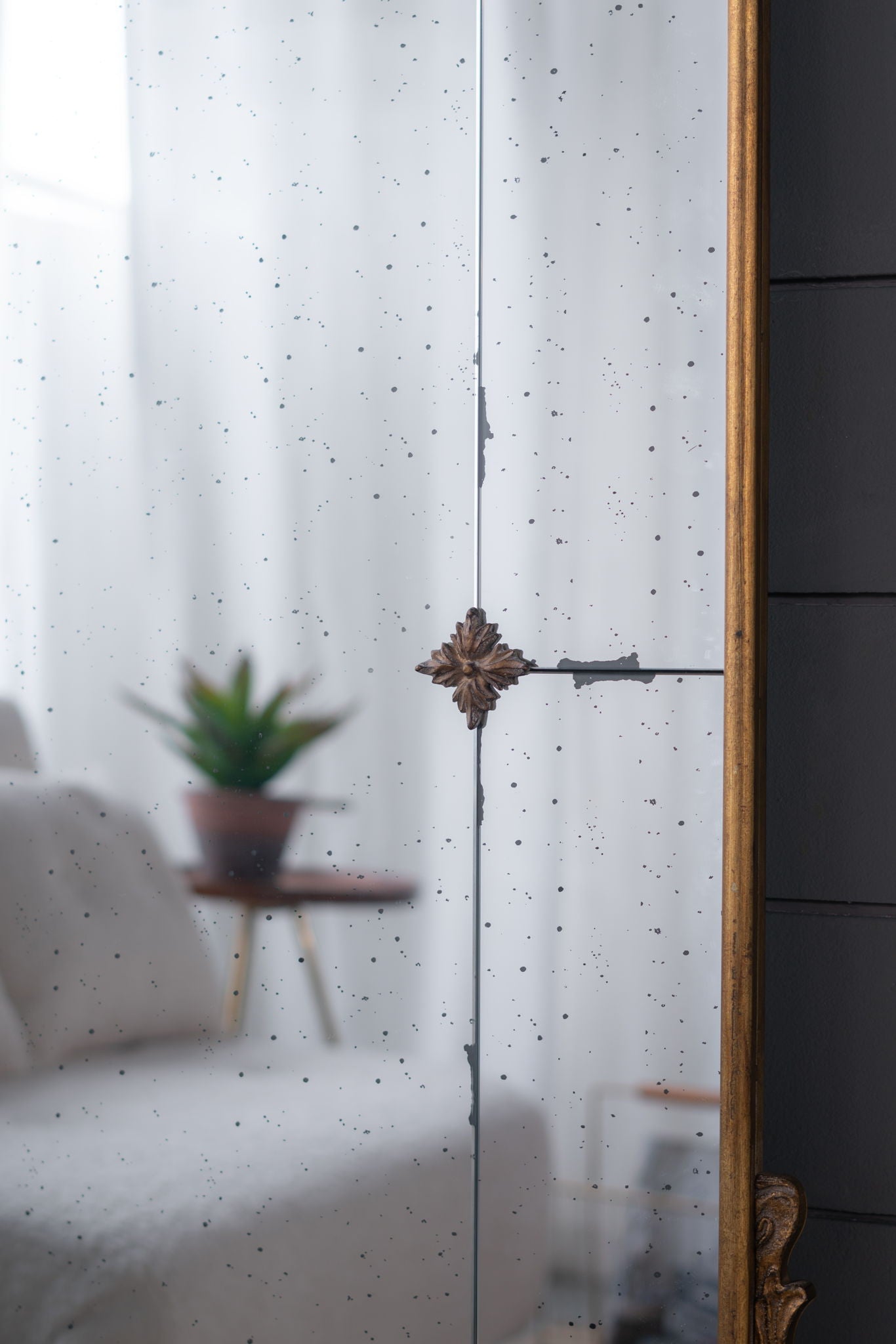 Lavish - Full Length Mirror, AntiqueMetal Floor Mirror For Living Room, Bedroom - Gold