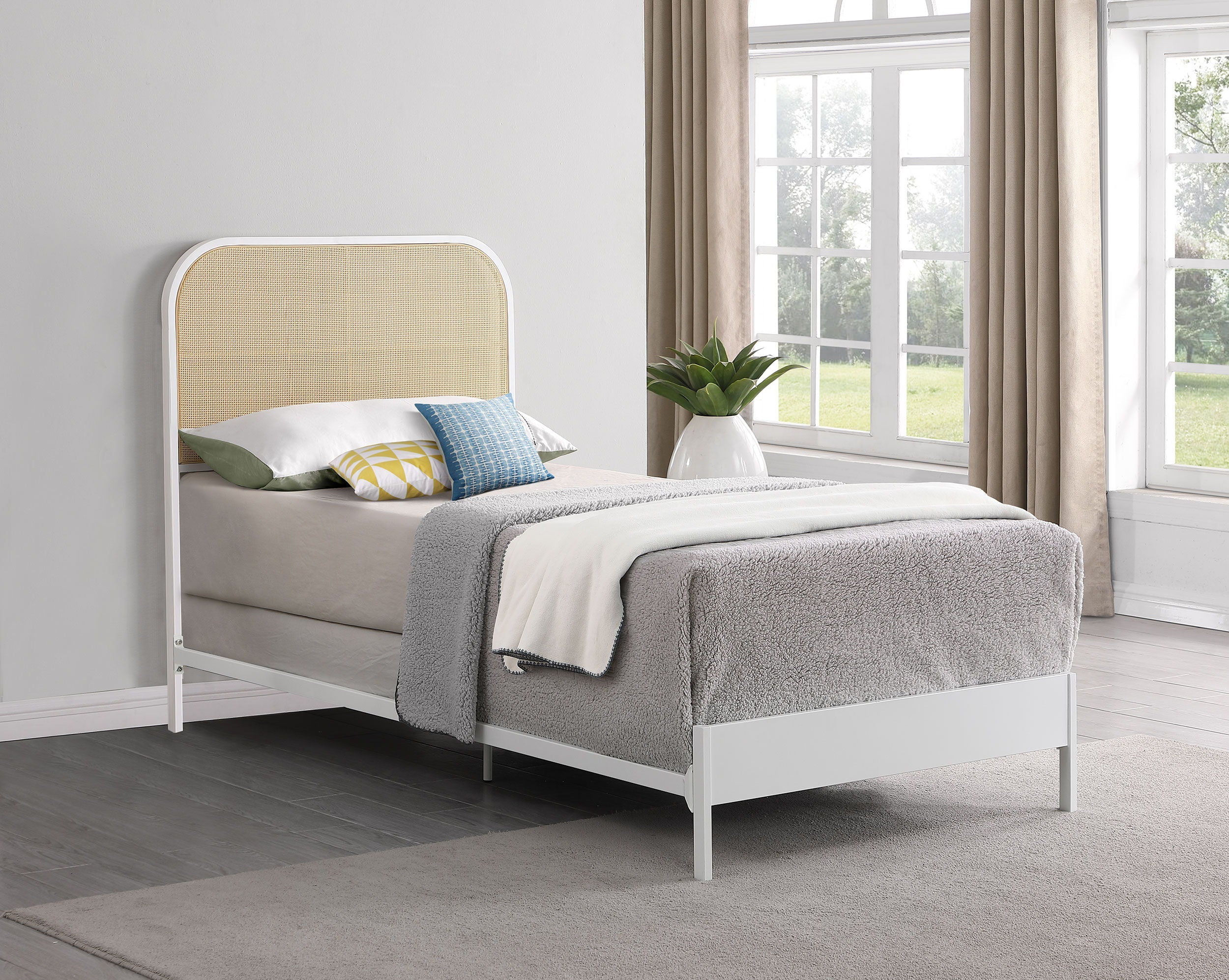 Coaster Fine Furniture Amherst - Radio Weave Rattan Metal Bed | Meri Furniture