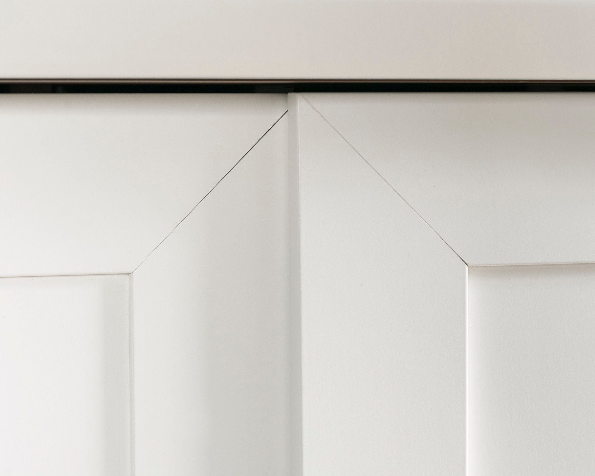 Wardrobe Cabinet with Sliding Doors in White