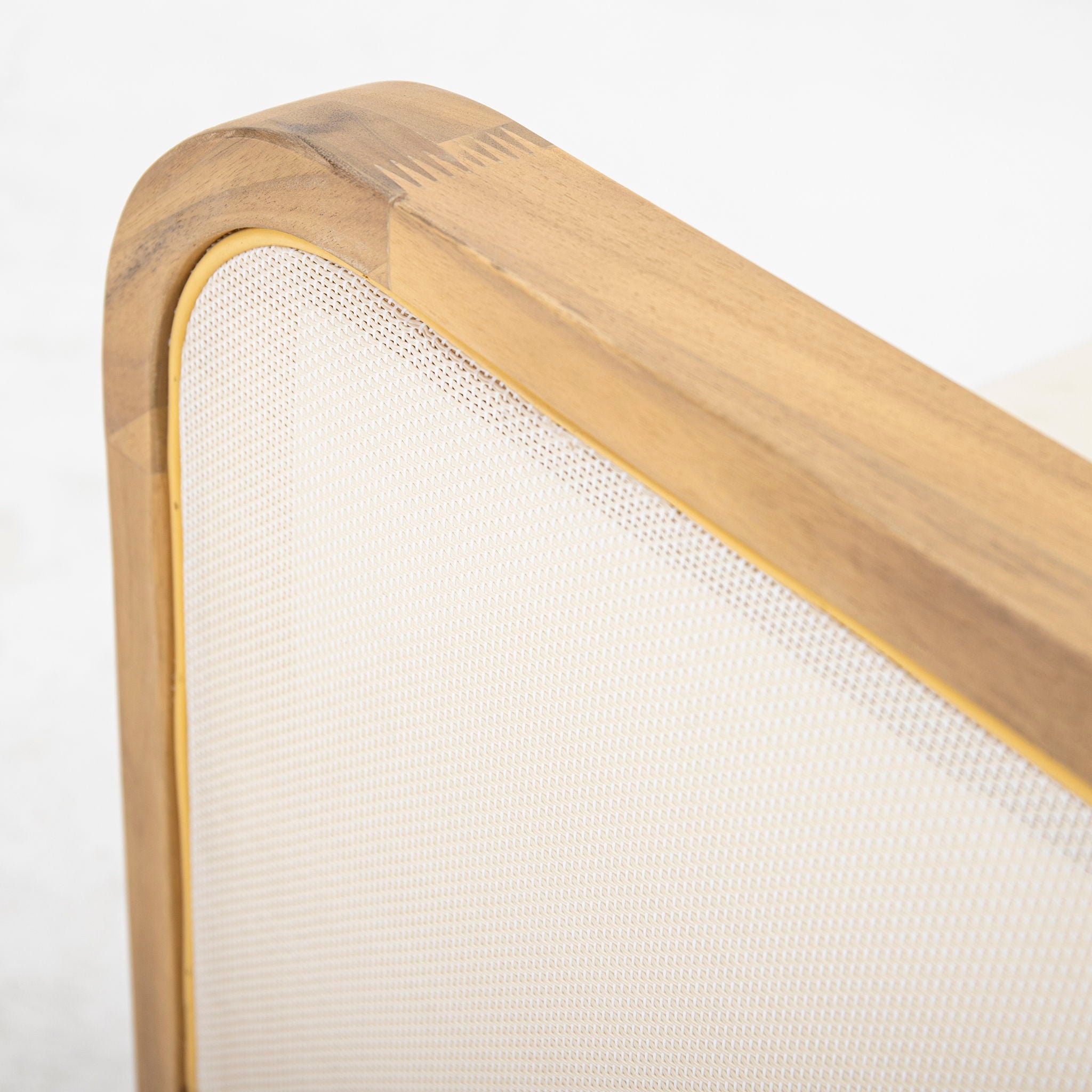 Outdoor Acacia Wood Patio Club Chair, Textilene Patio Furniture, Waterproof Thick Cushion Deep Seating For Porch, Garden, Backyard, Balcony, Weight Capacity 400Lbs, Light Teak - Beige