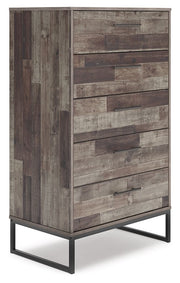 Signature Design by Ashley® Neilsville - Black / Gray - Five Drawer Chest | Meri Furniture