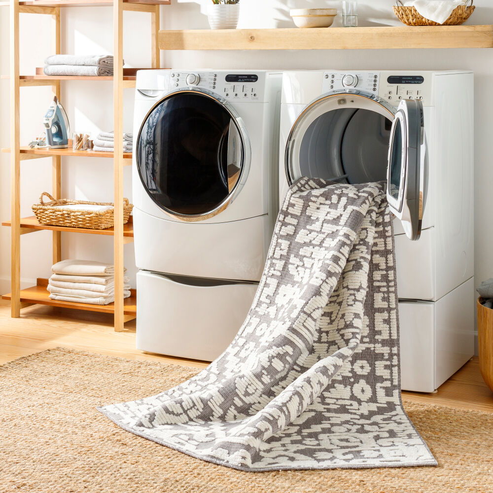 Lyna Machine Woven Rug