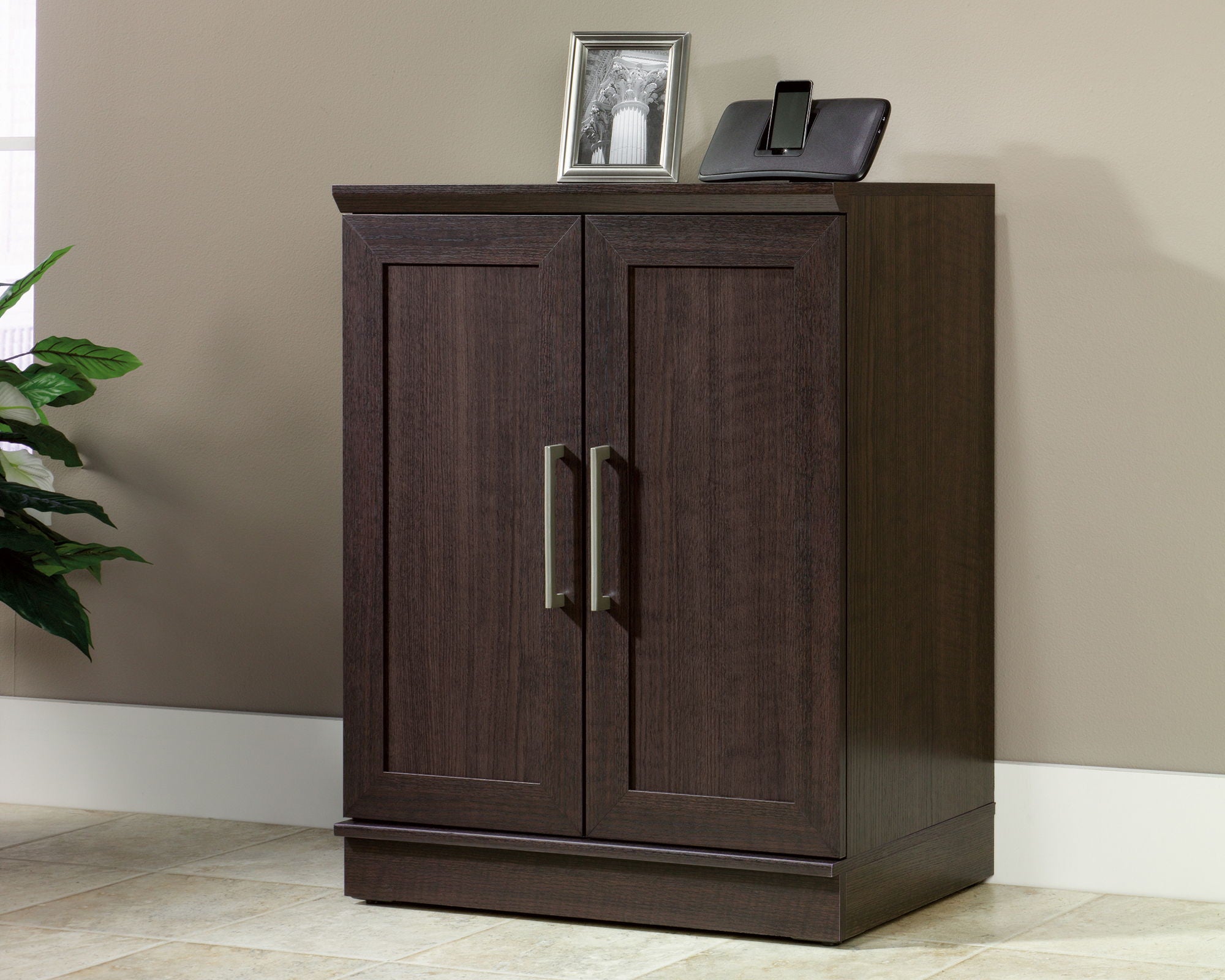 Base Cabinet in Dakota Oak