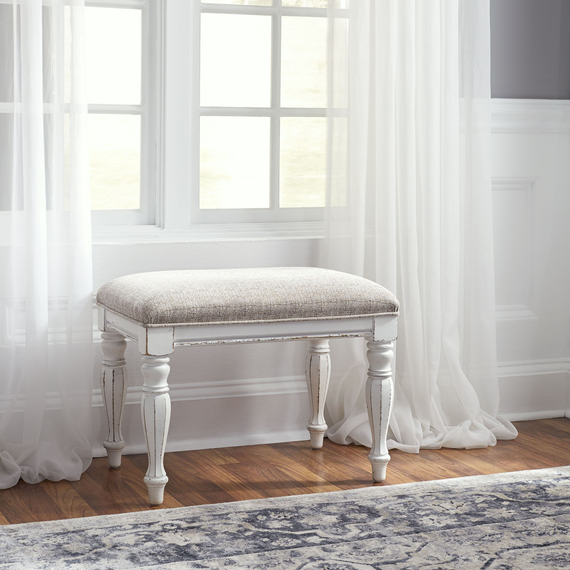 Liberty Furniture Magnolia Manor - Accent Bench - White | Meri Furniture