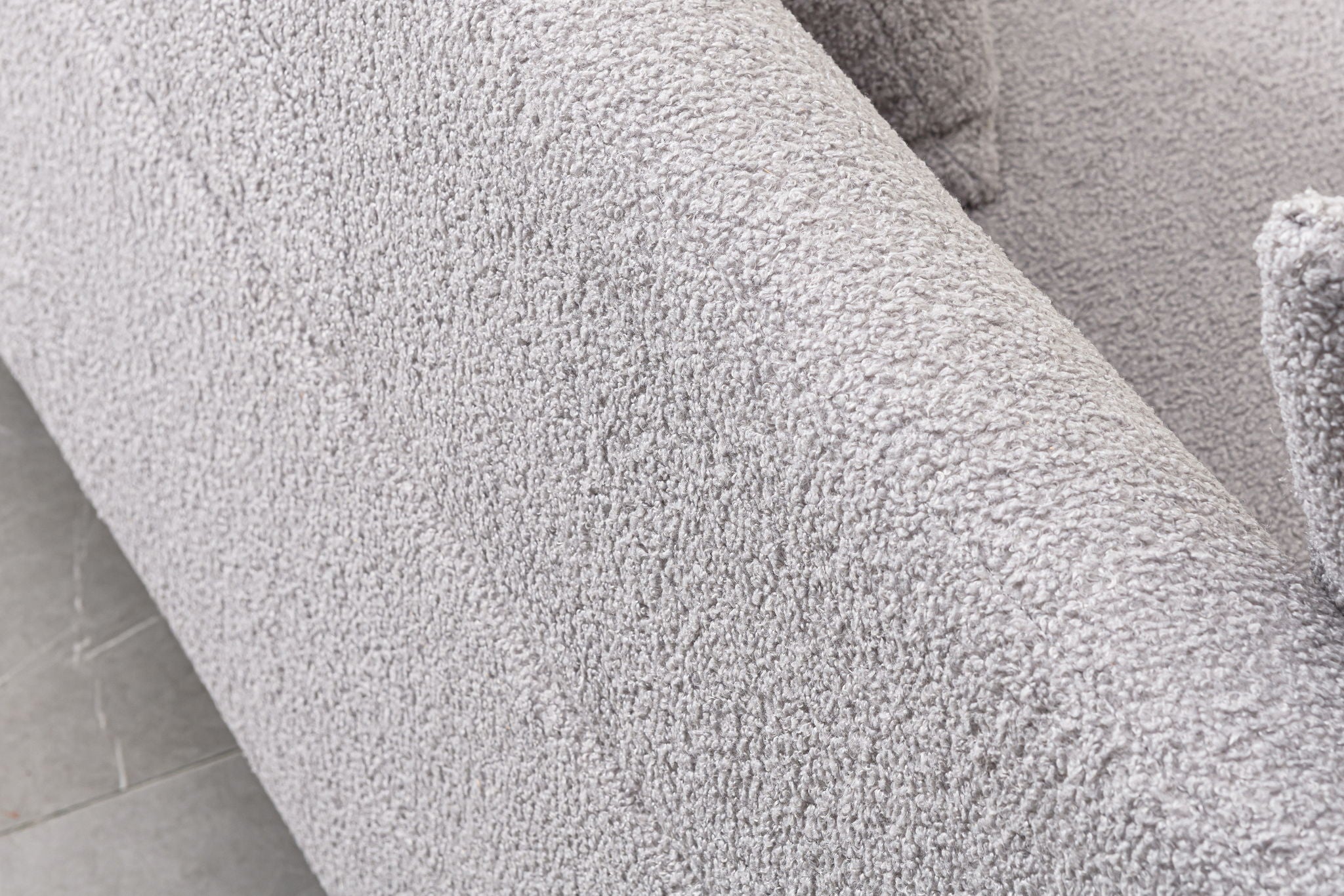 Modern Luxurious And Comfortable Upholstered Sofa