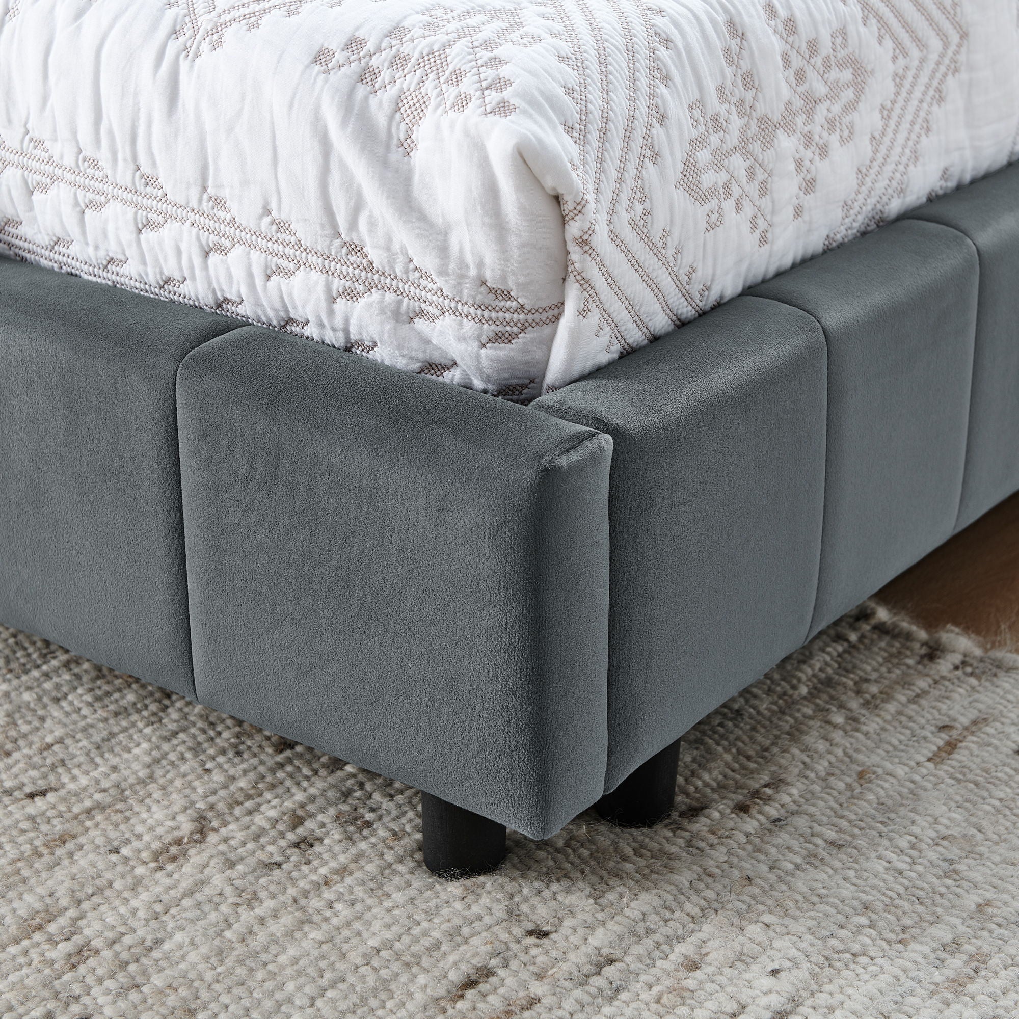 Mid-Century Storage Upholstered Tufted Bed Frame With Backrest And Armrests