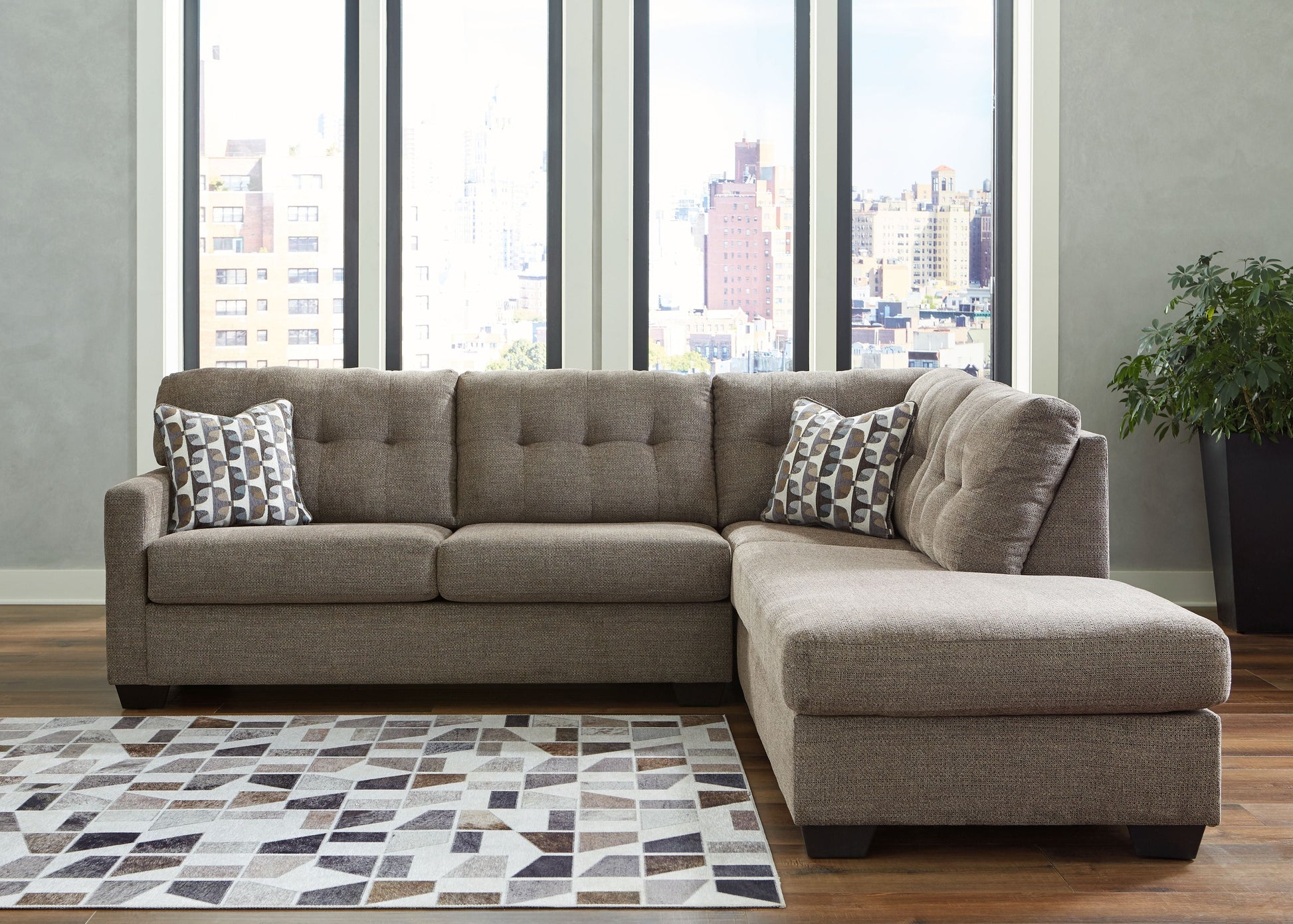 Signature Design by Ashley® Mahoney - Sectional | Meri Furniture