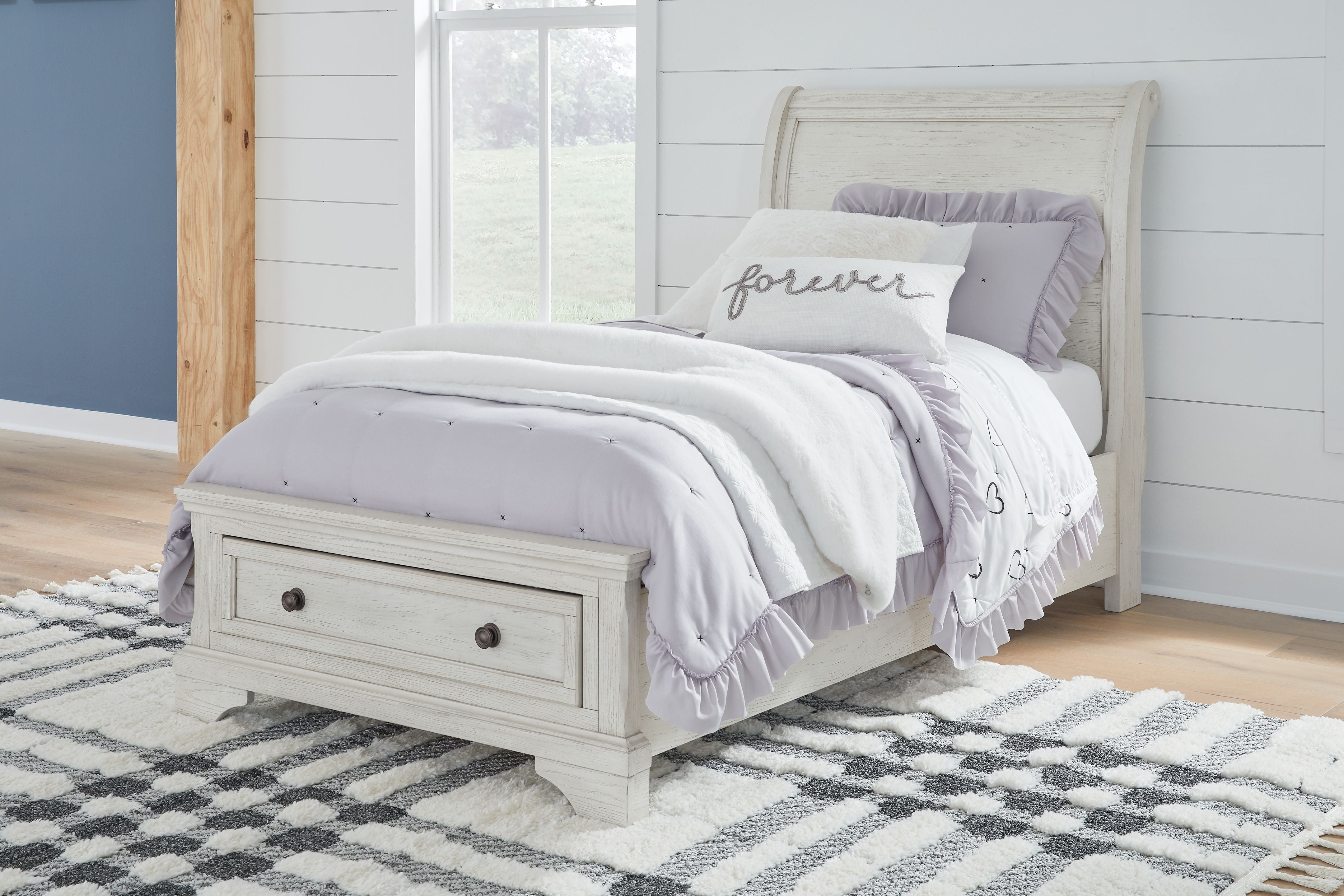 Signature Design by Ashley® Robbinsdale - Sleigh Bed | Meri Furniture
