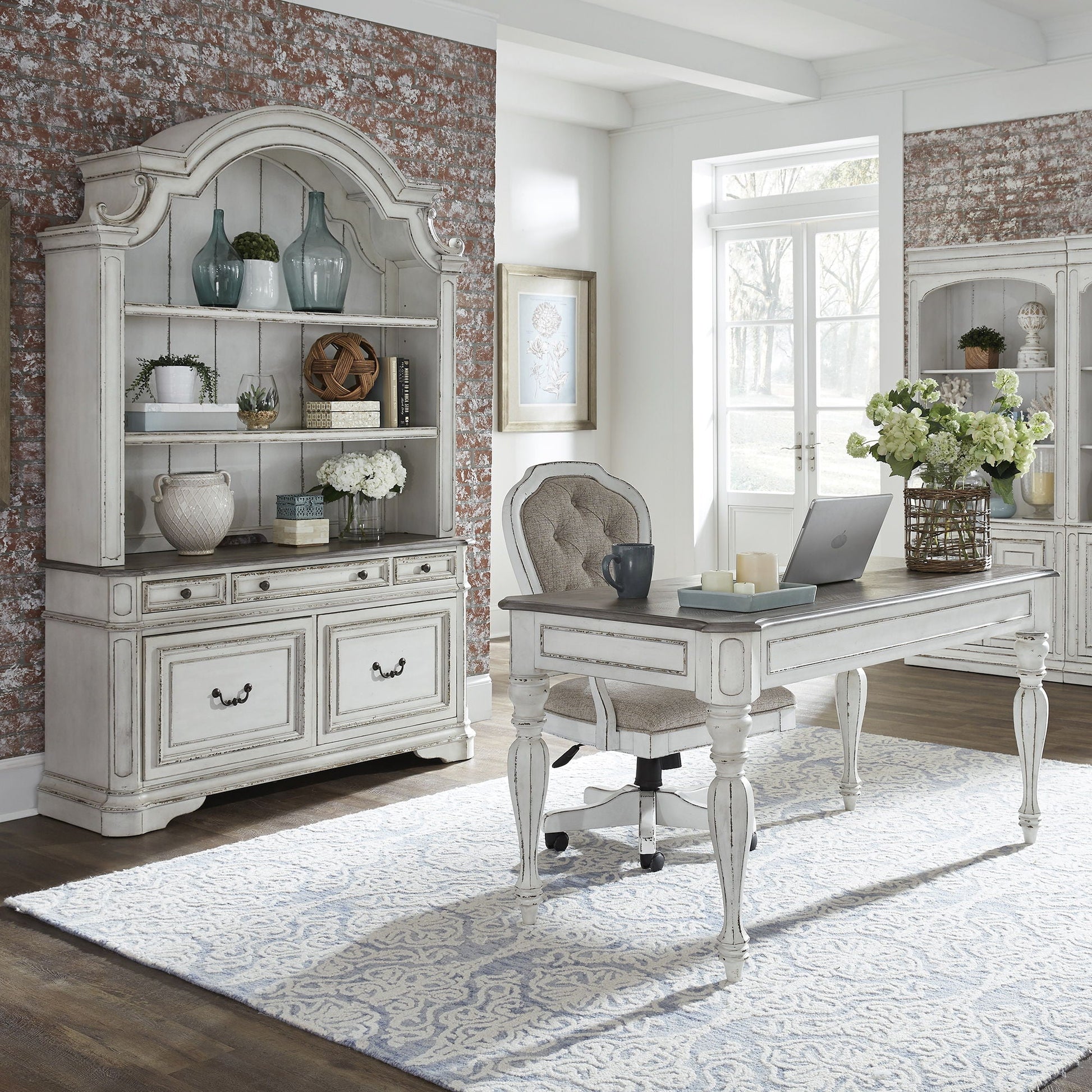 Liberty Furniture Magnolia Manor - Jr Executive Desk Chair - White | Meri Furniture