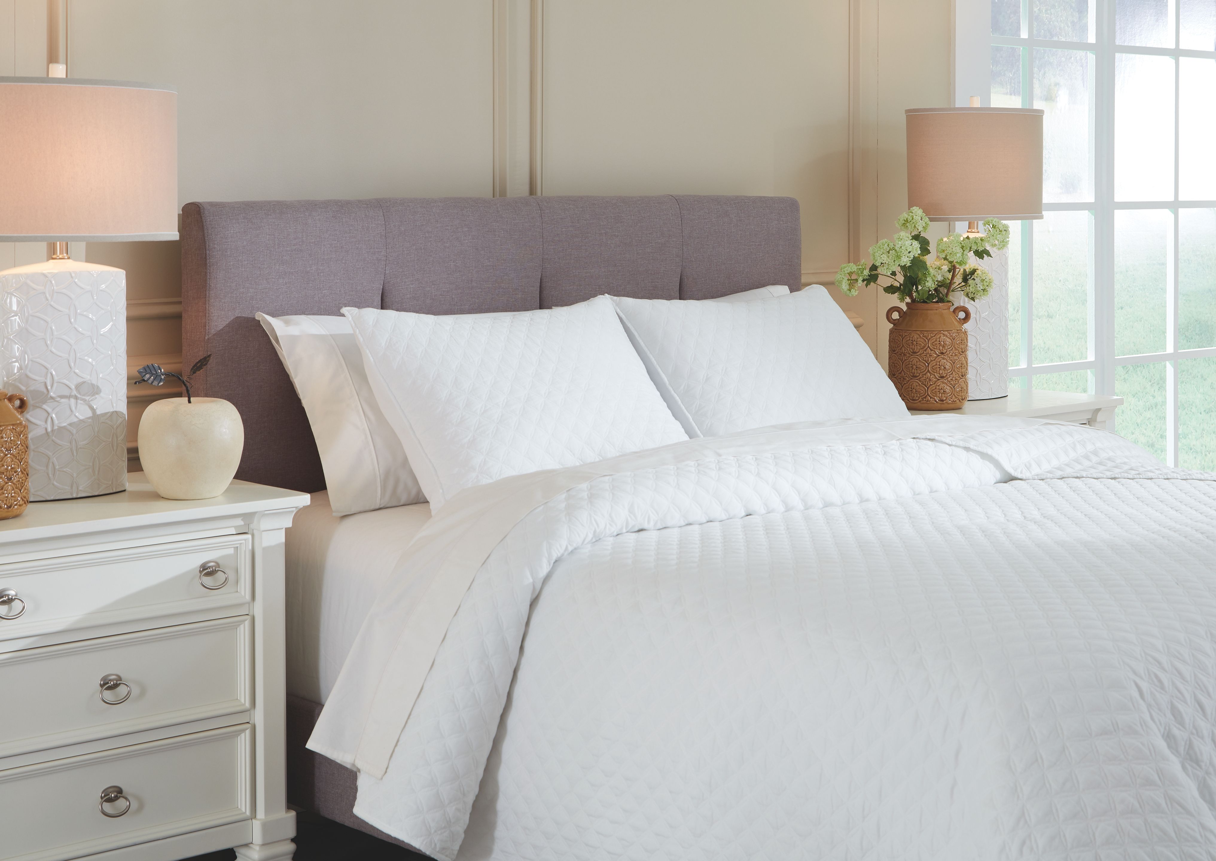 Ashley Furniture Ryter - Blankets | Meri Furniture