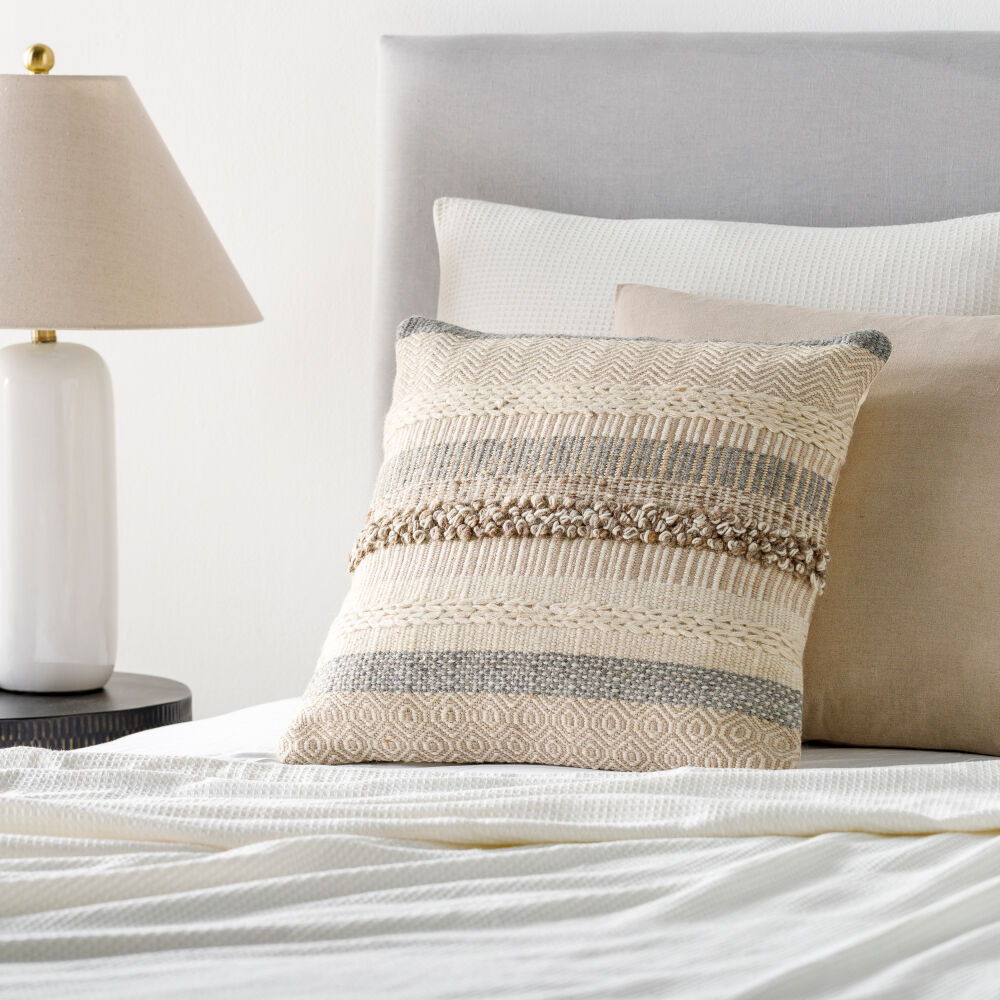 Lorens Pillow