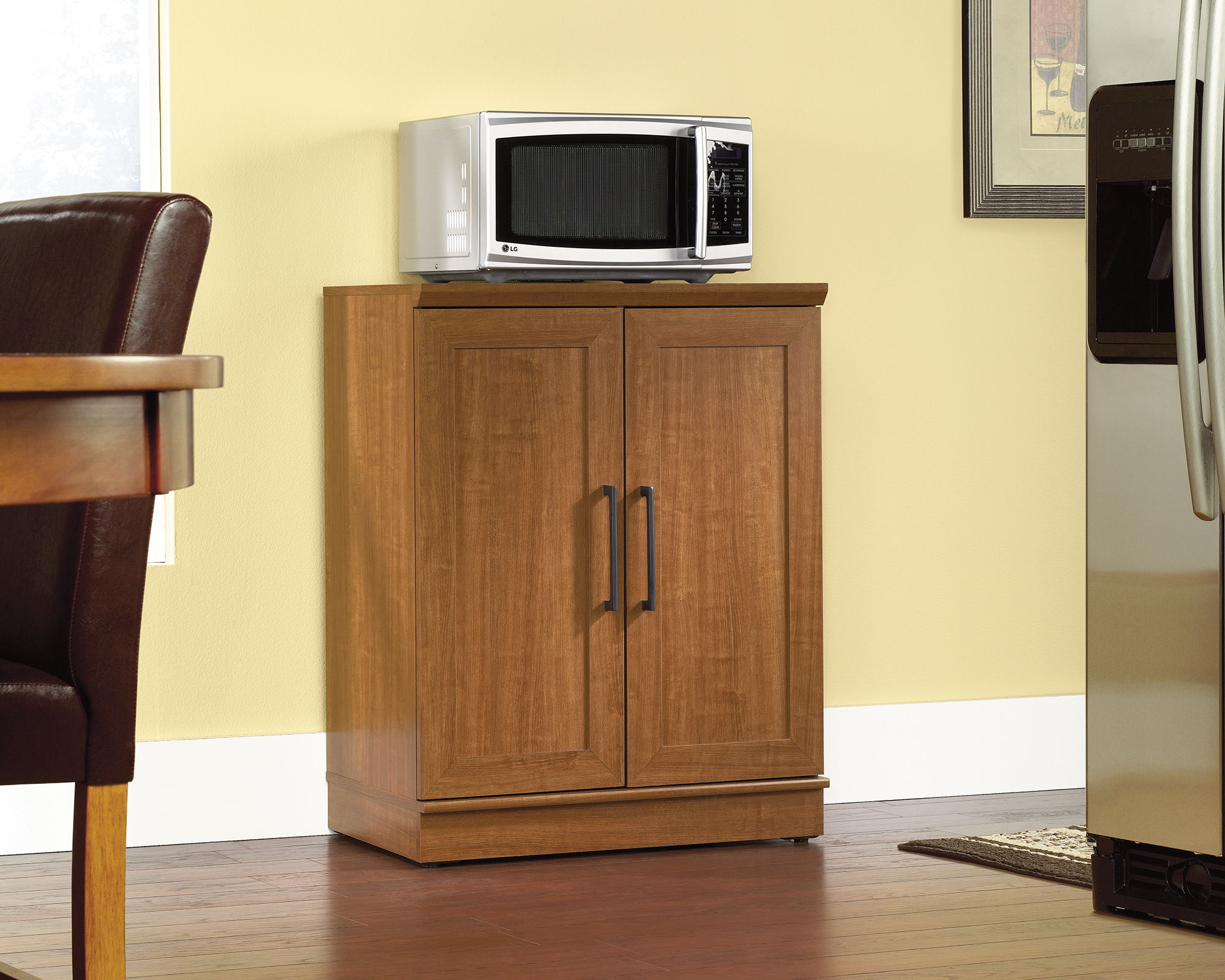 Base Cabinet in Sienna Oak