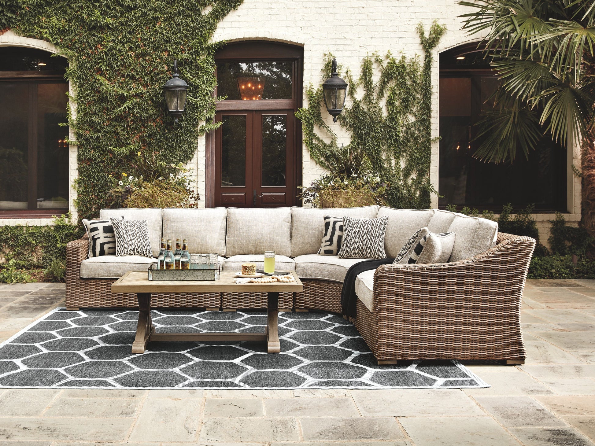 Signature Design by Ashley® Beachcroft - Sectional Lounge Set | Meri Furniture
