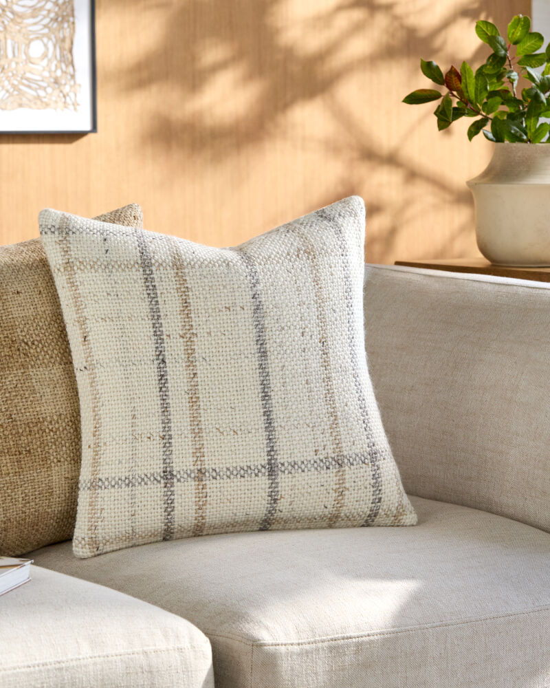 Amaya Pillow